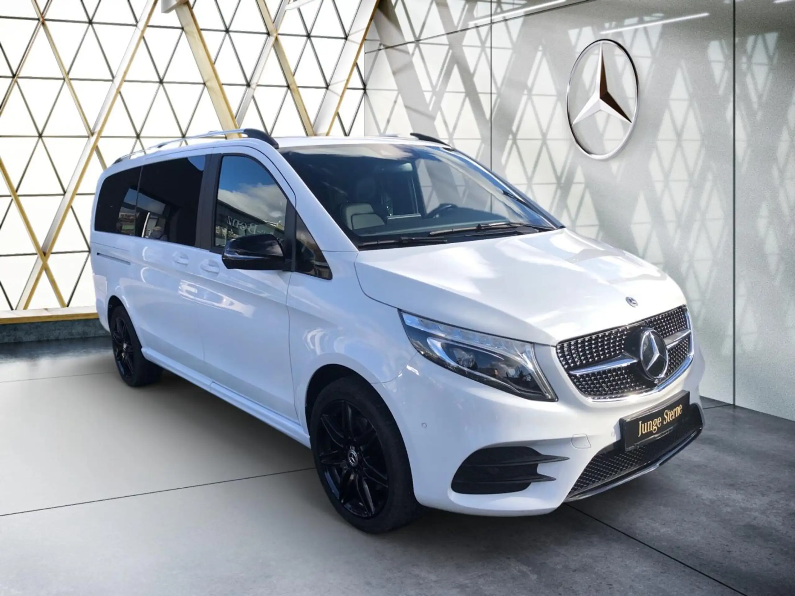 Mercedes-Benz - V 250