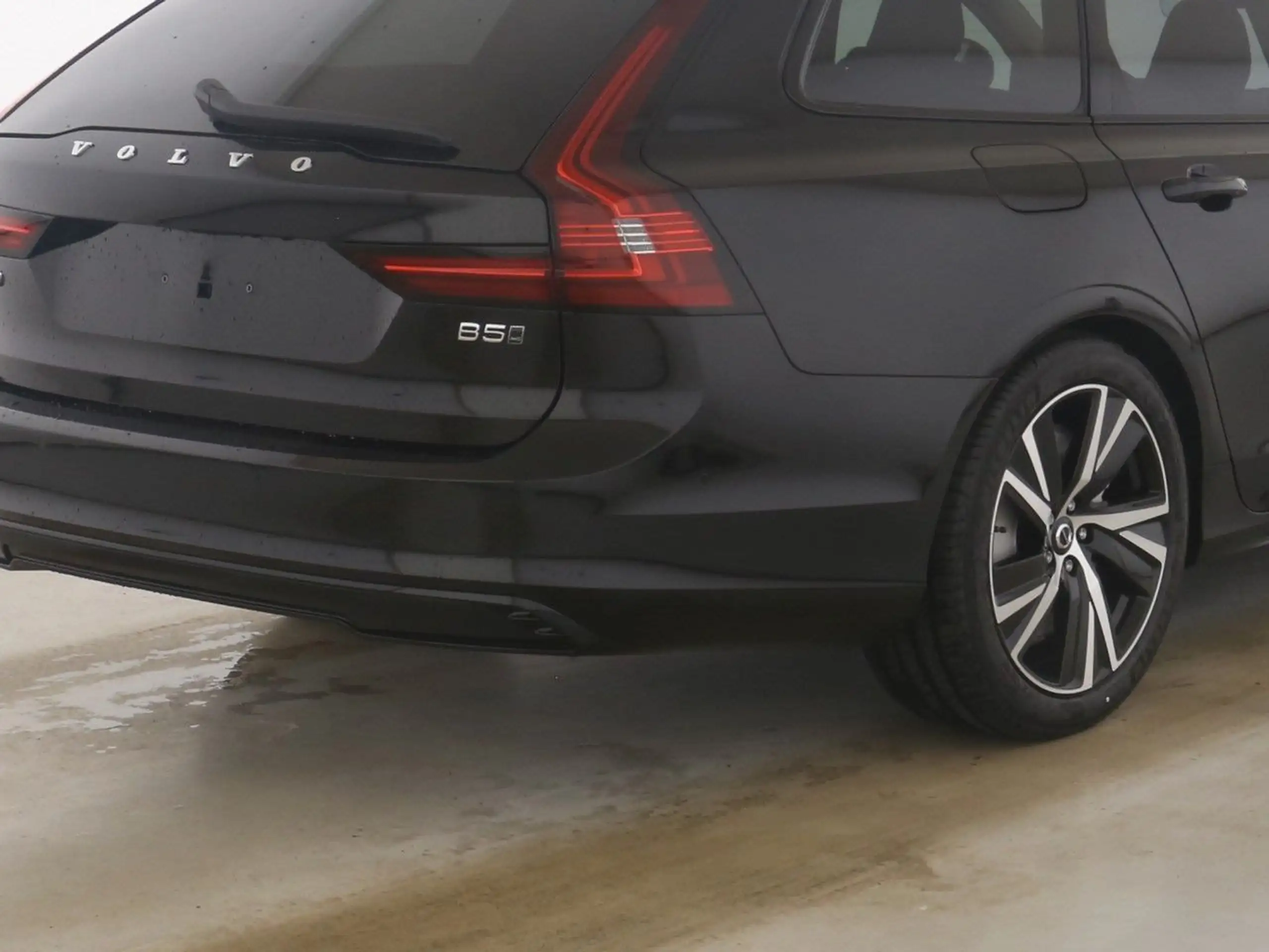 Volvo - V90