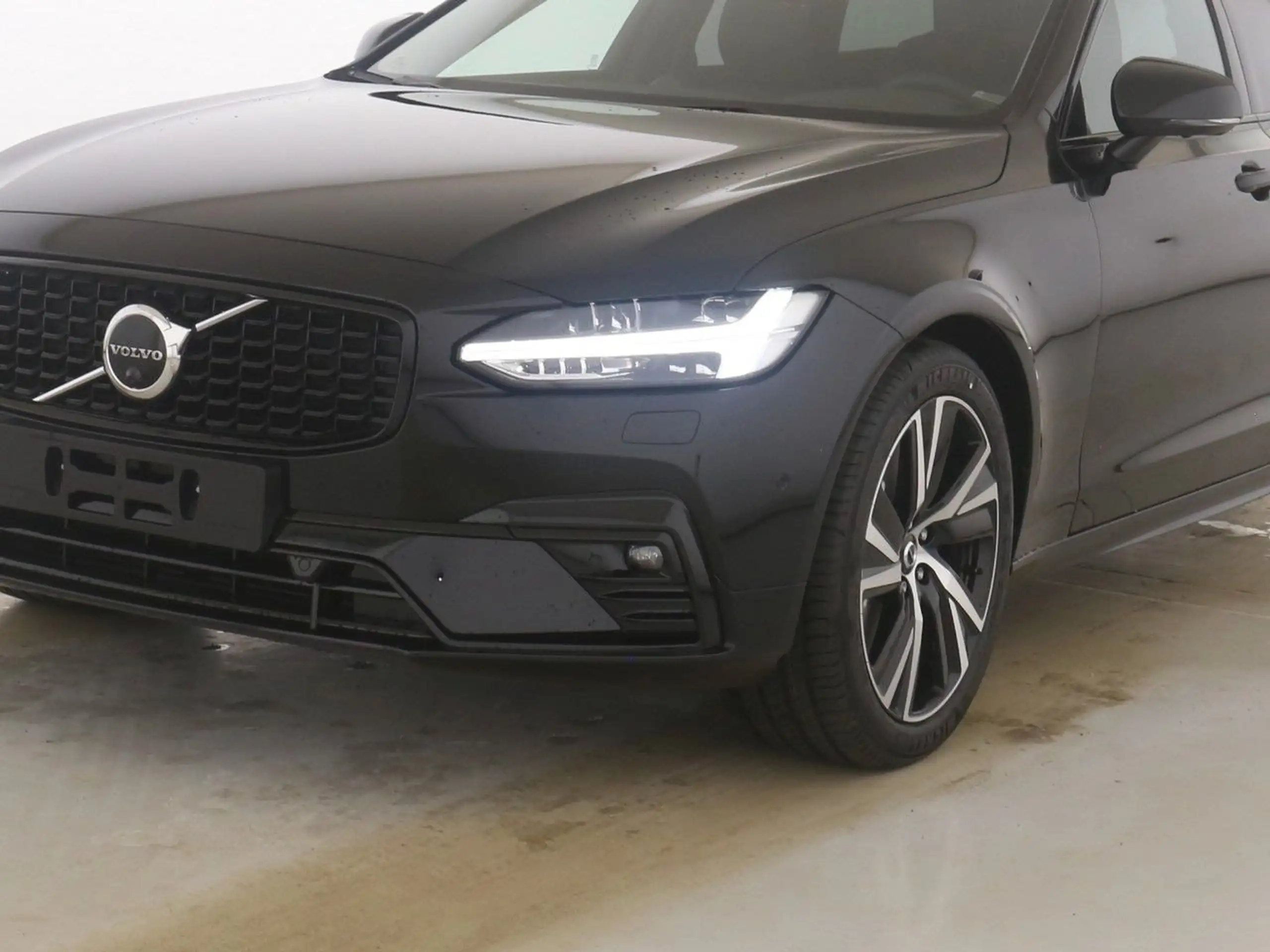 Volvo - V90