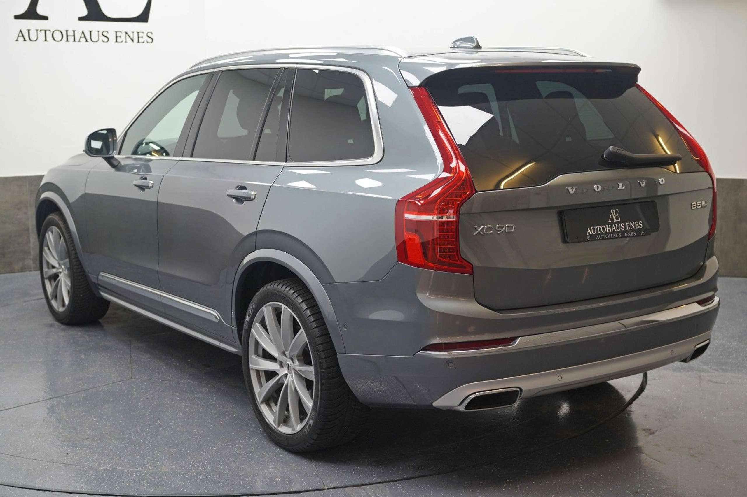 Volvo - XC90