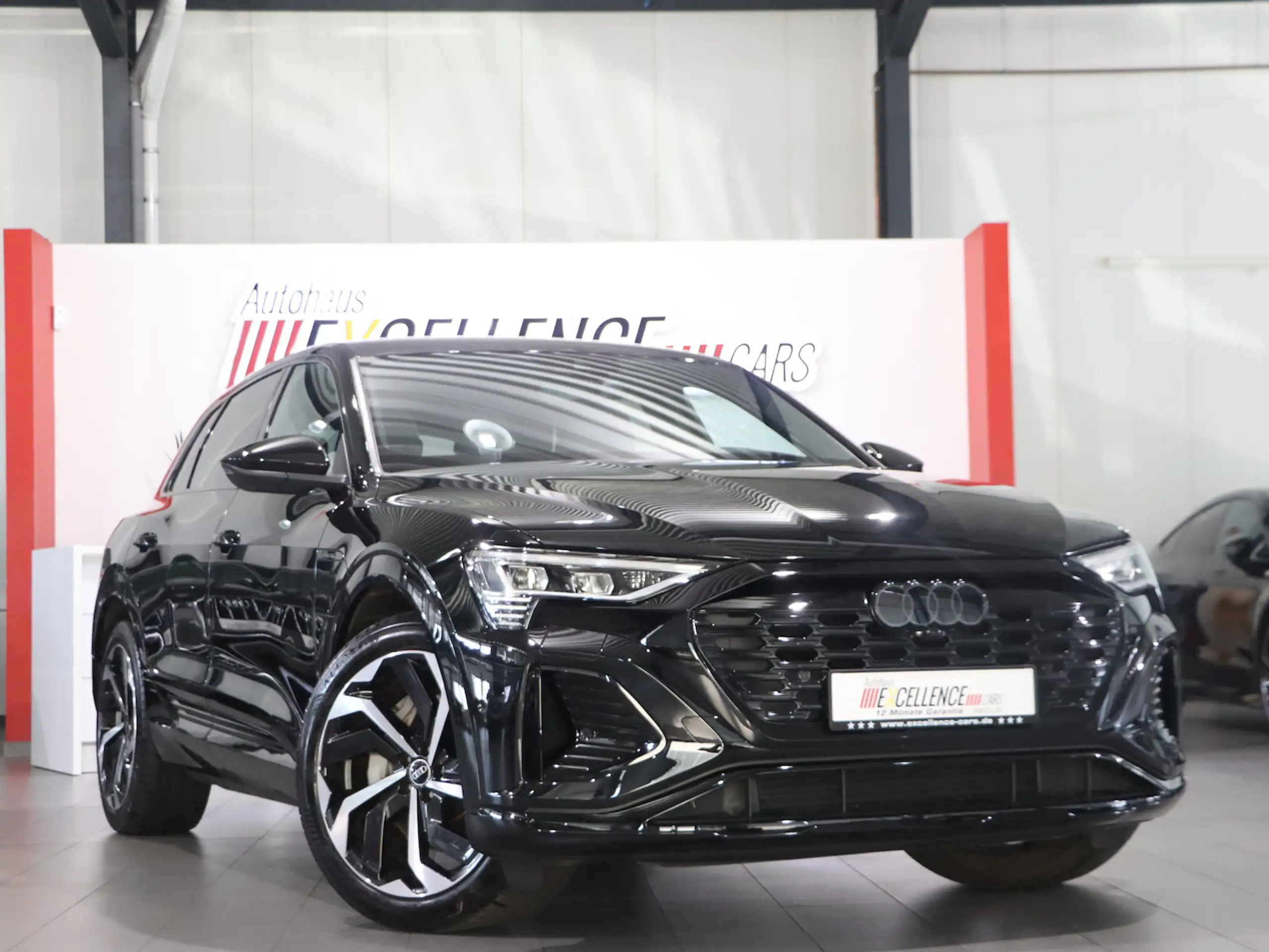 Audi - Q8 e-tron