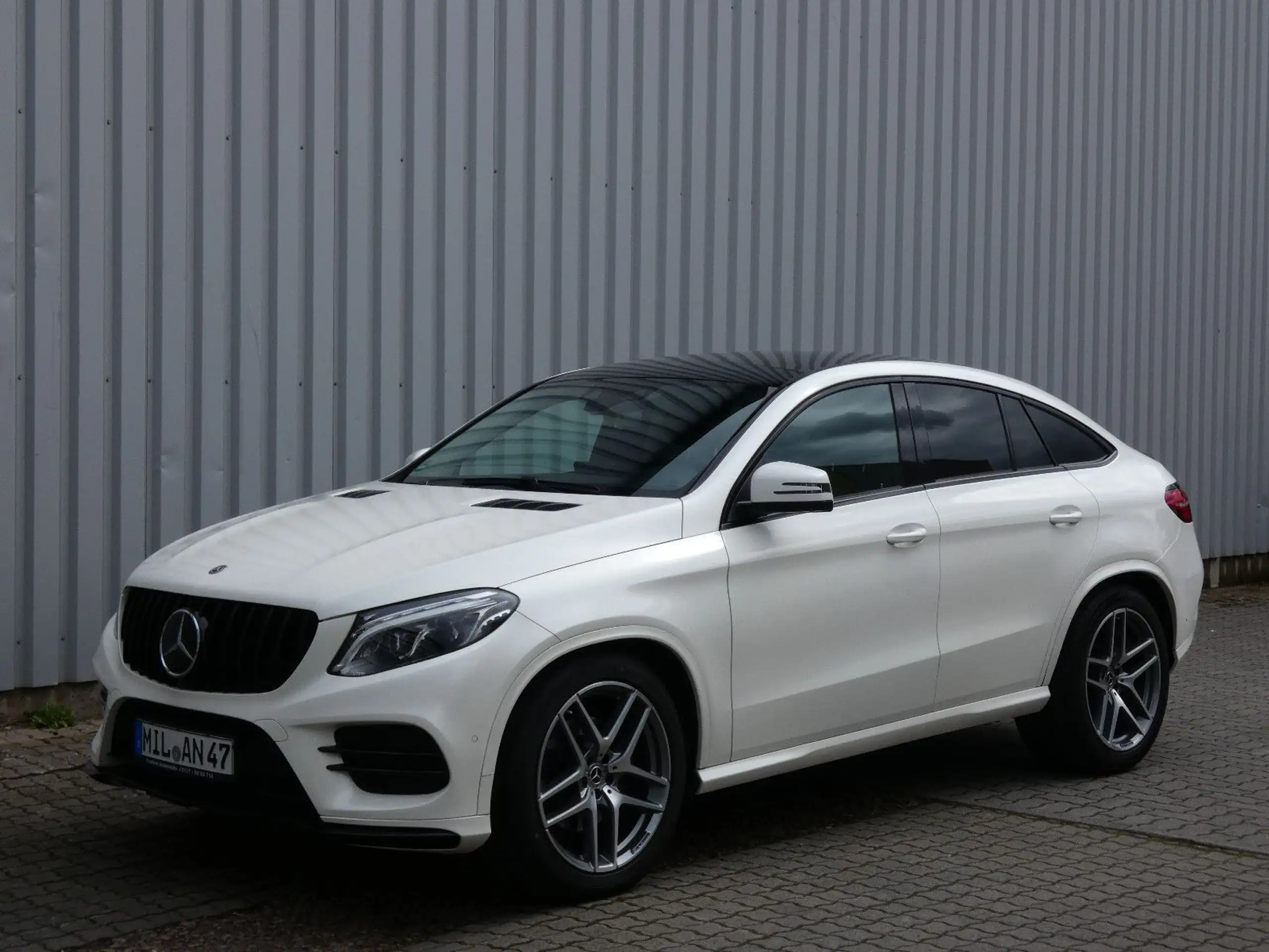 Mercedes-Benz - GLE 350