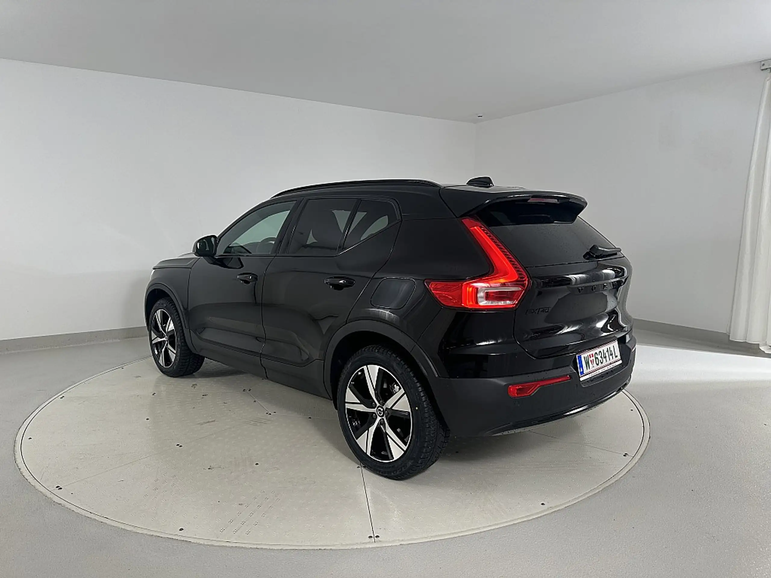 Volvo - EX40