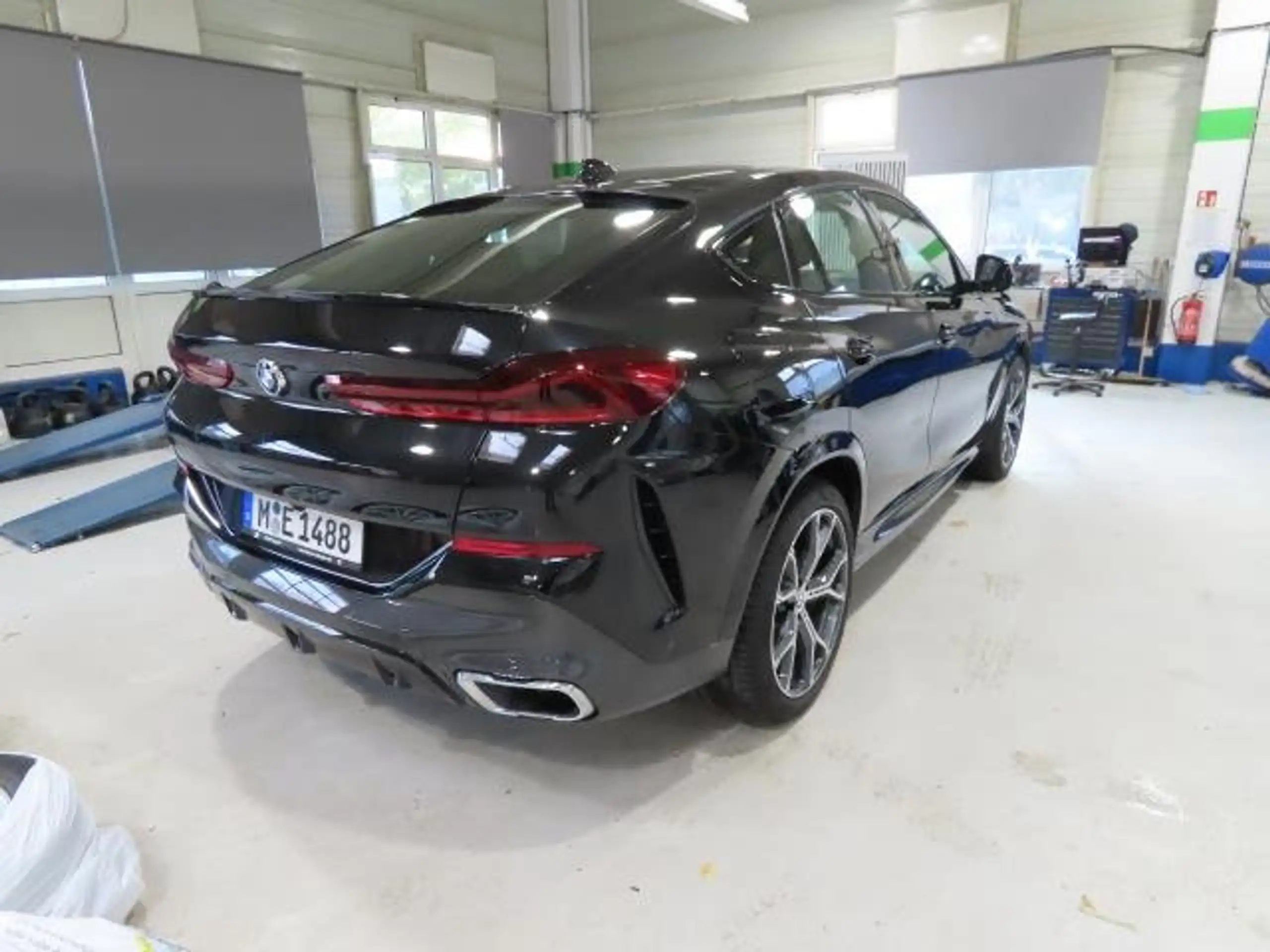 BMW - X6