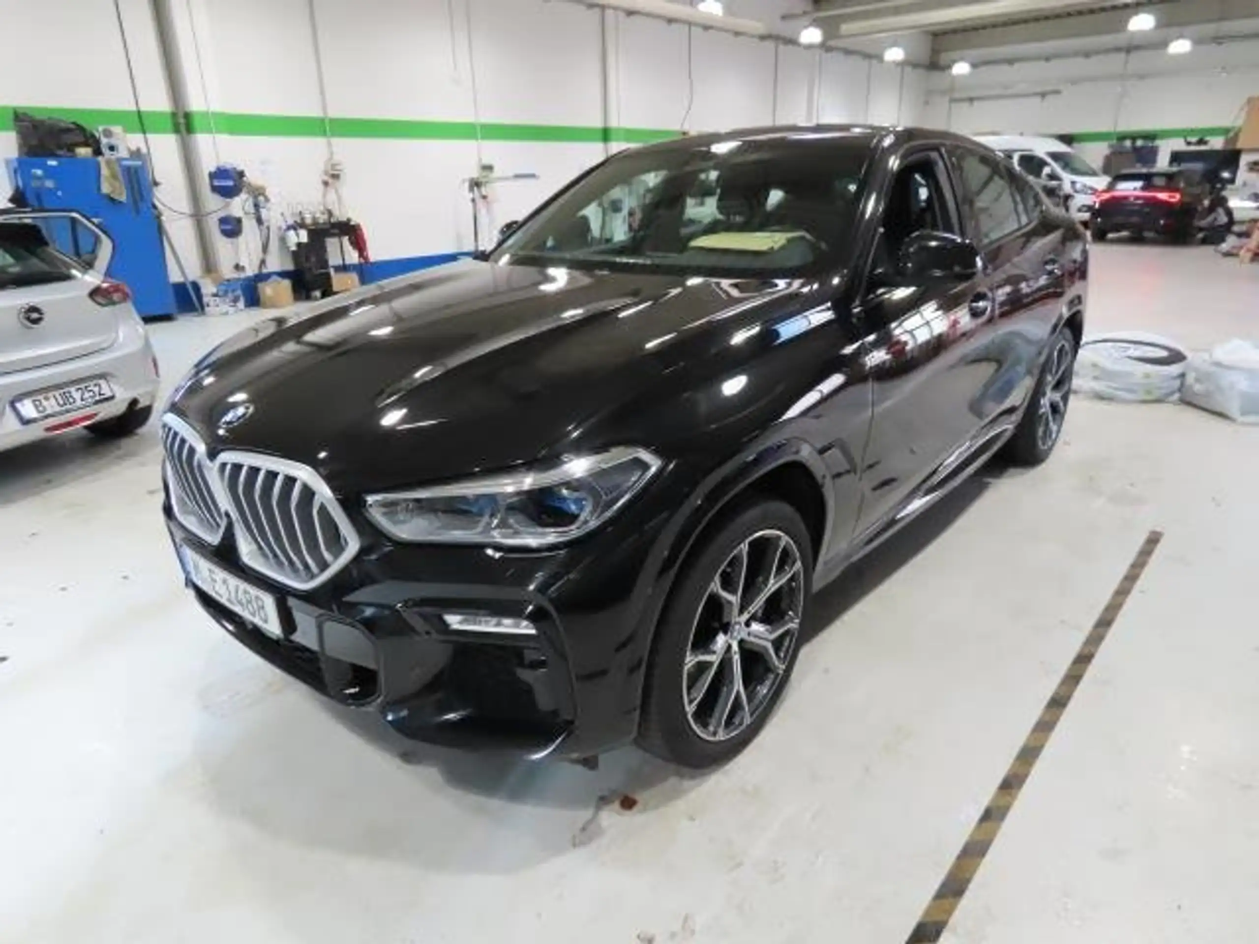 BMW - X6