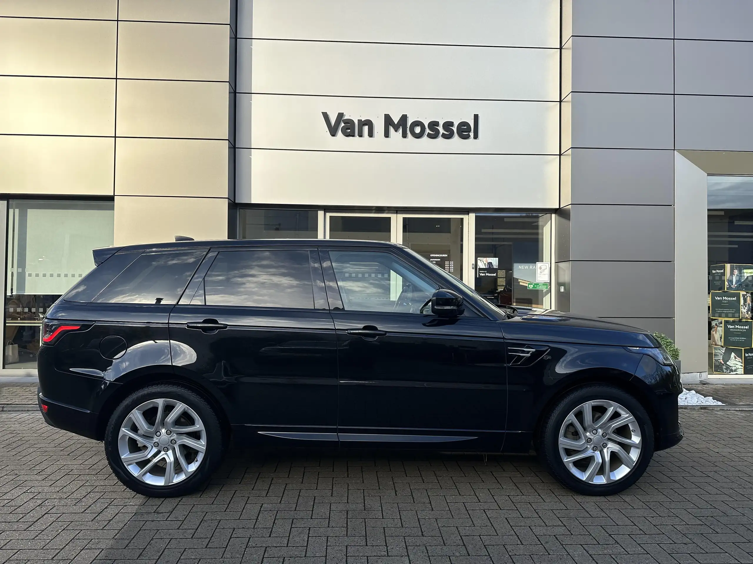 Land Rover - Range Rover Sport