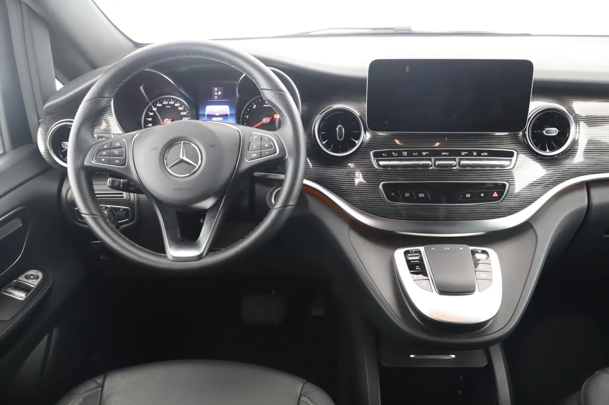 Mercedes-Benz - V 300