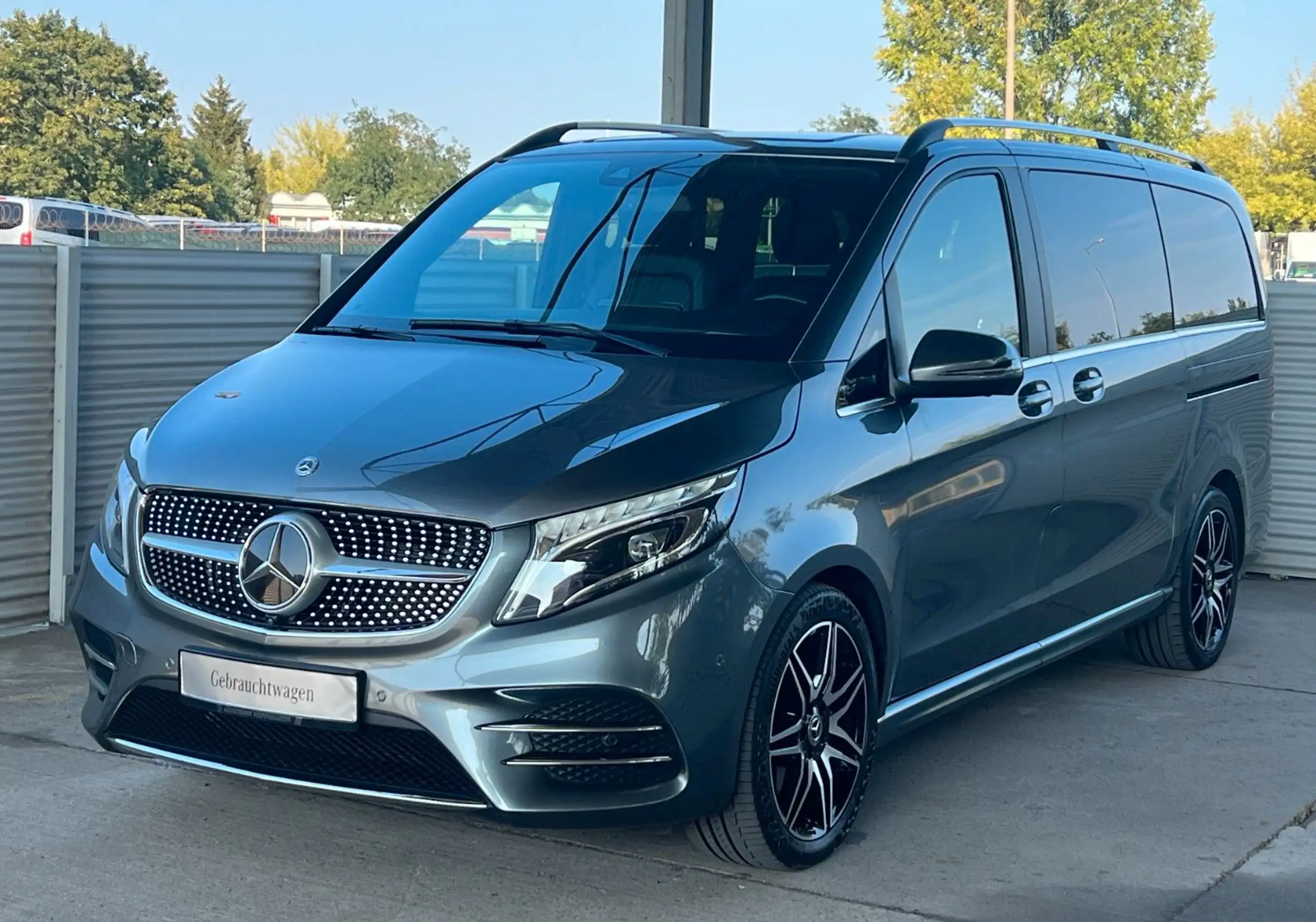 Mercedes-Benz - V 300