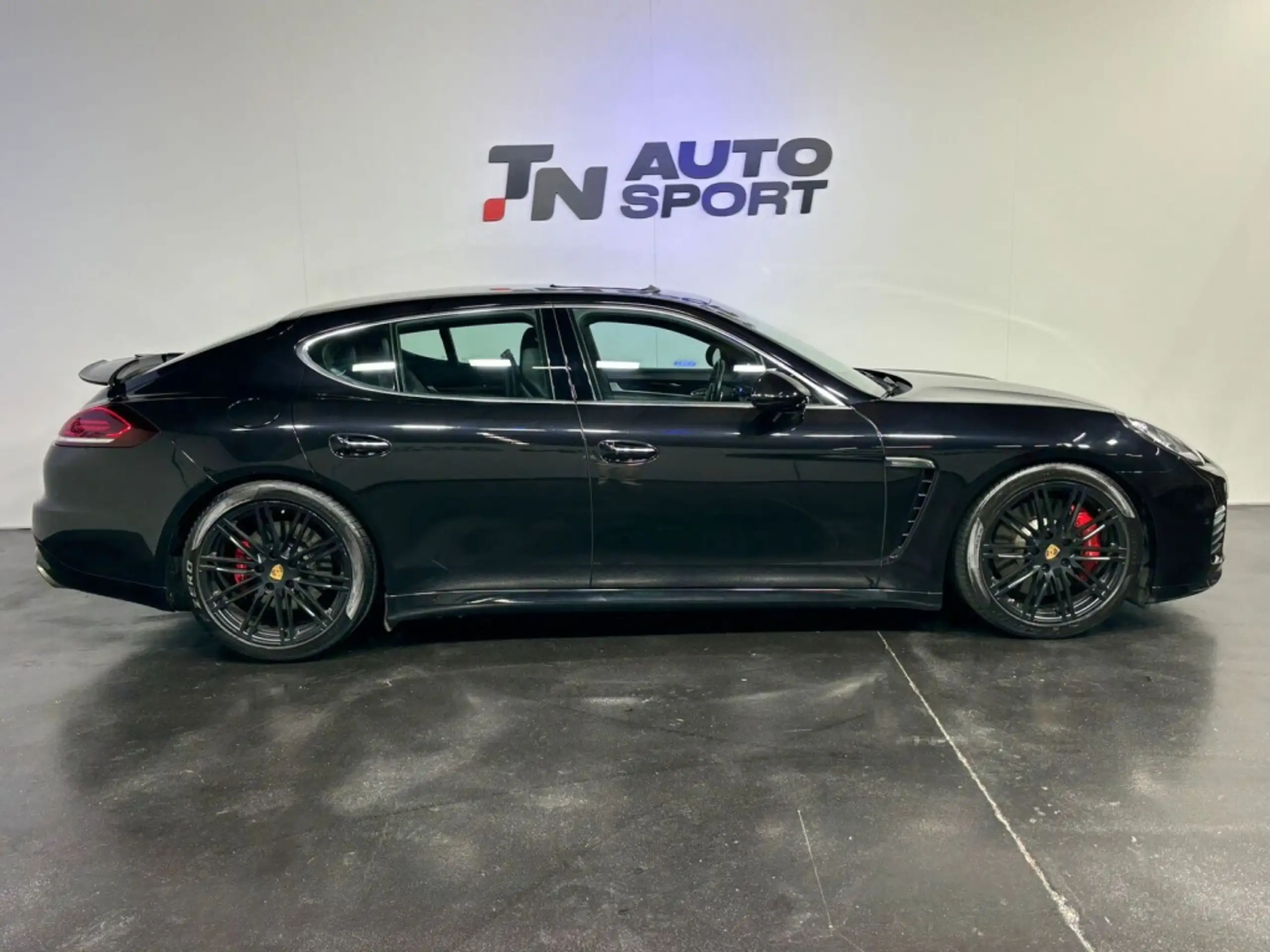 Porsche - Panamera