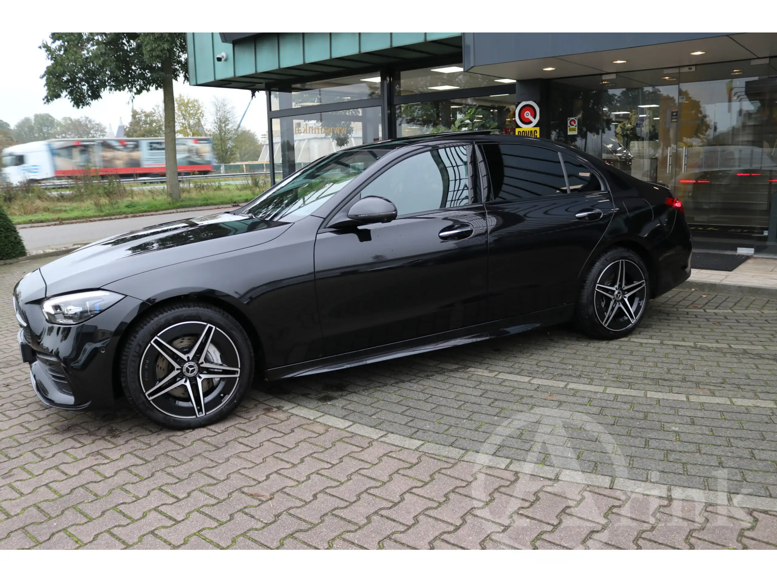 Mercedes-Benz - C 300