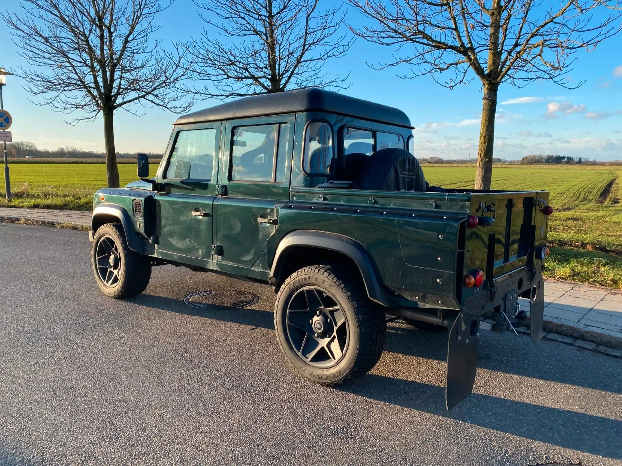 Land Rover - Defender