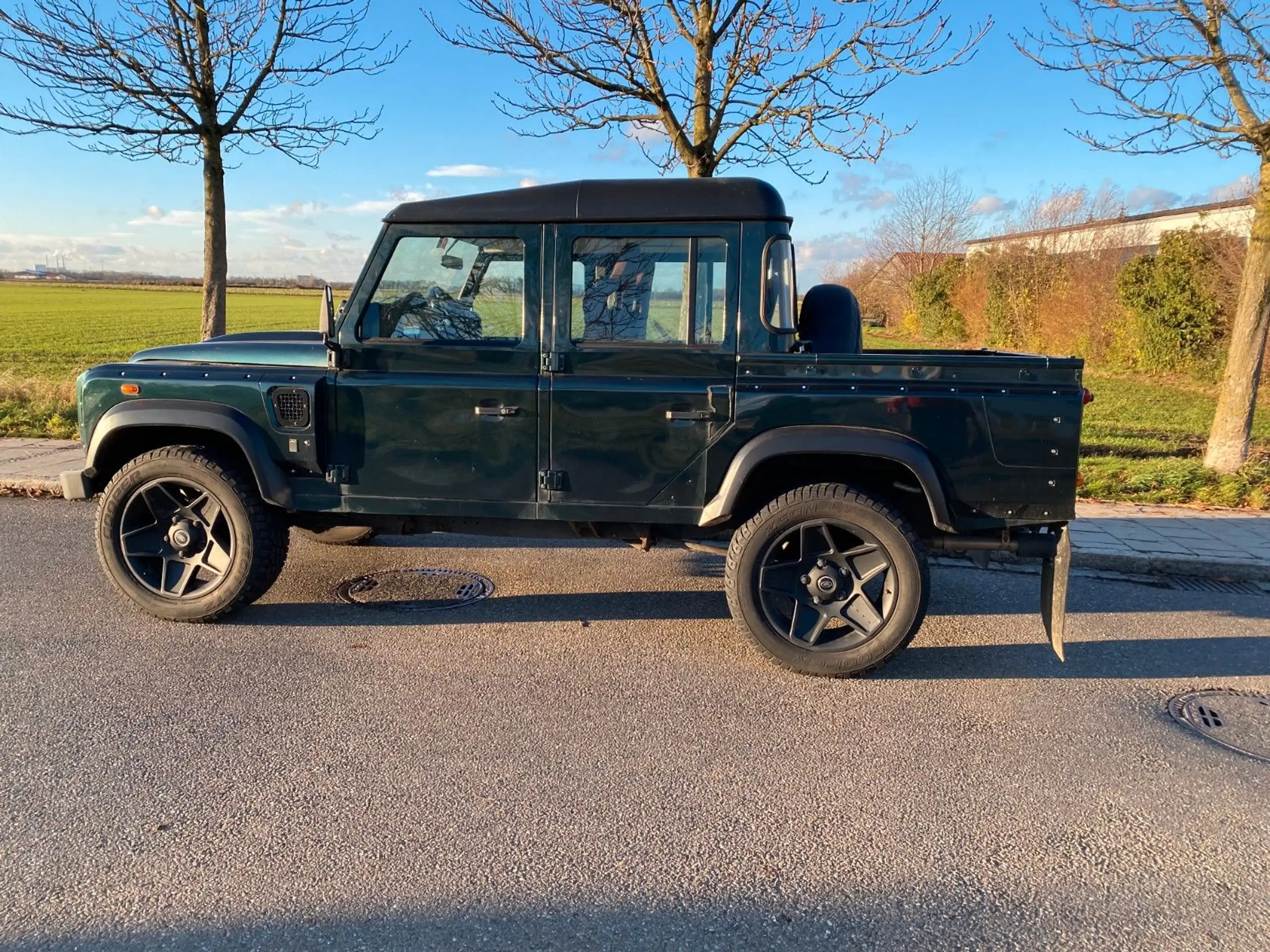 Land Rover - Defender