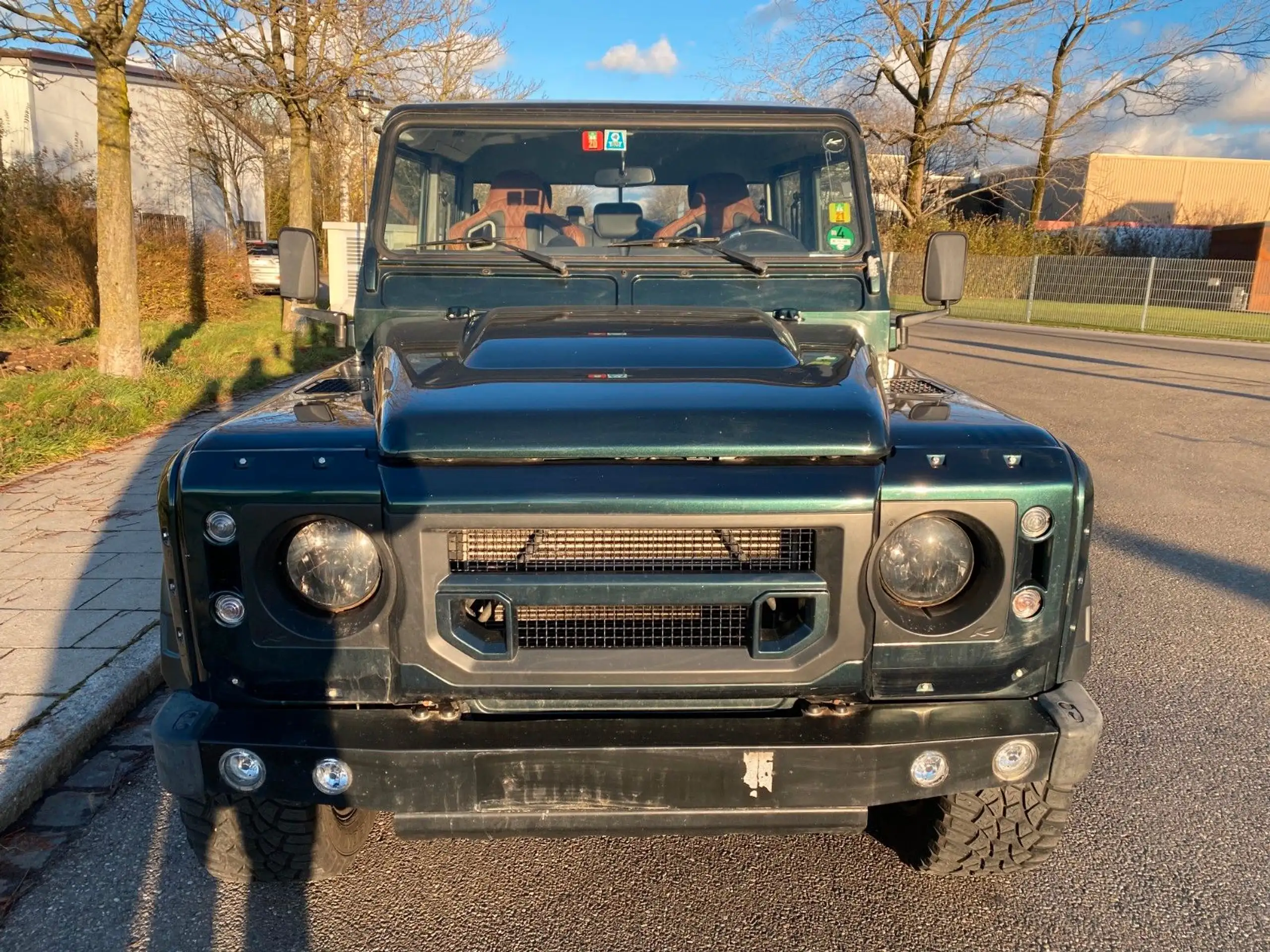 Land Rover - Defender