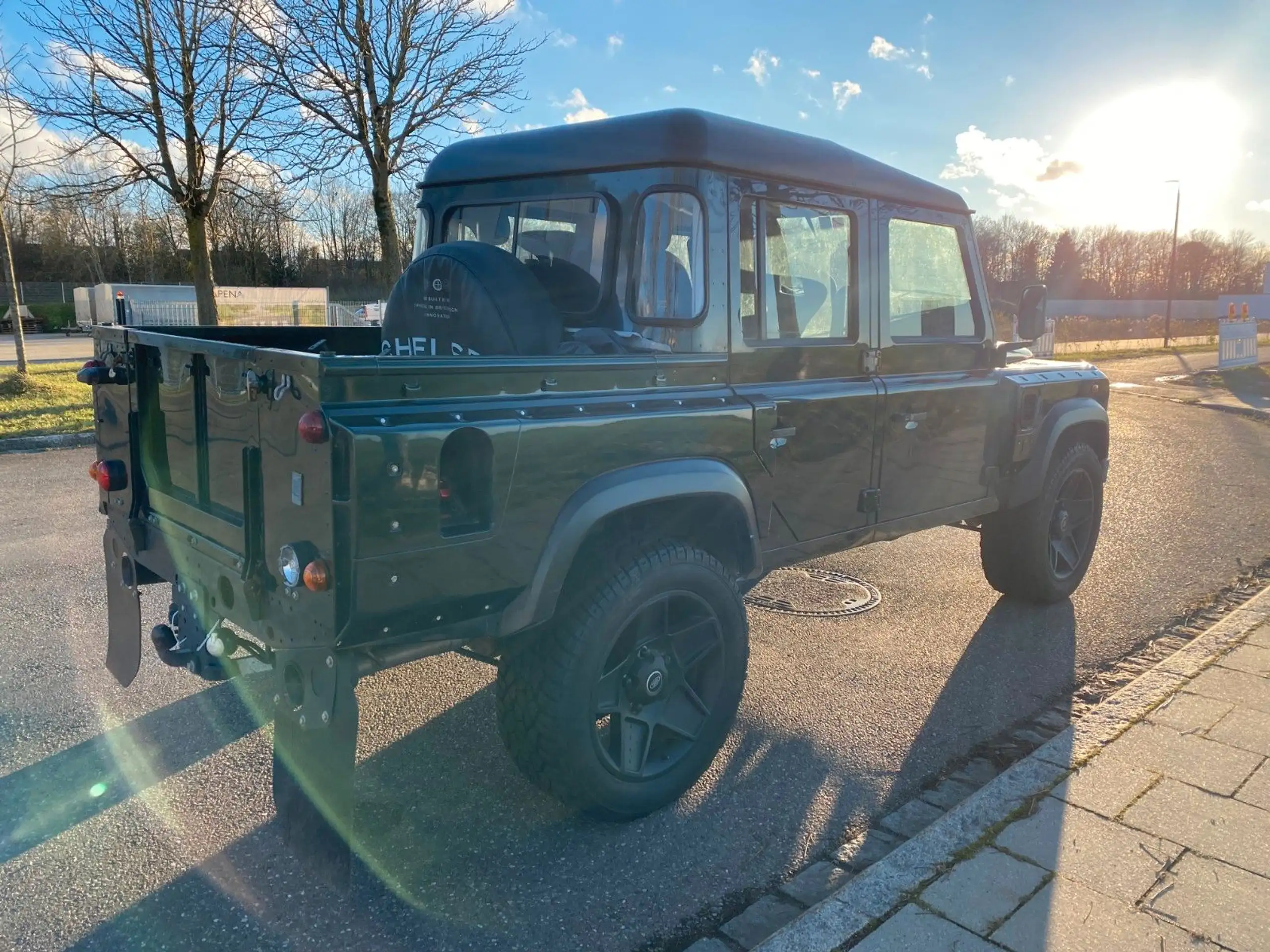 Land Rover - Defender