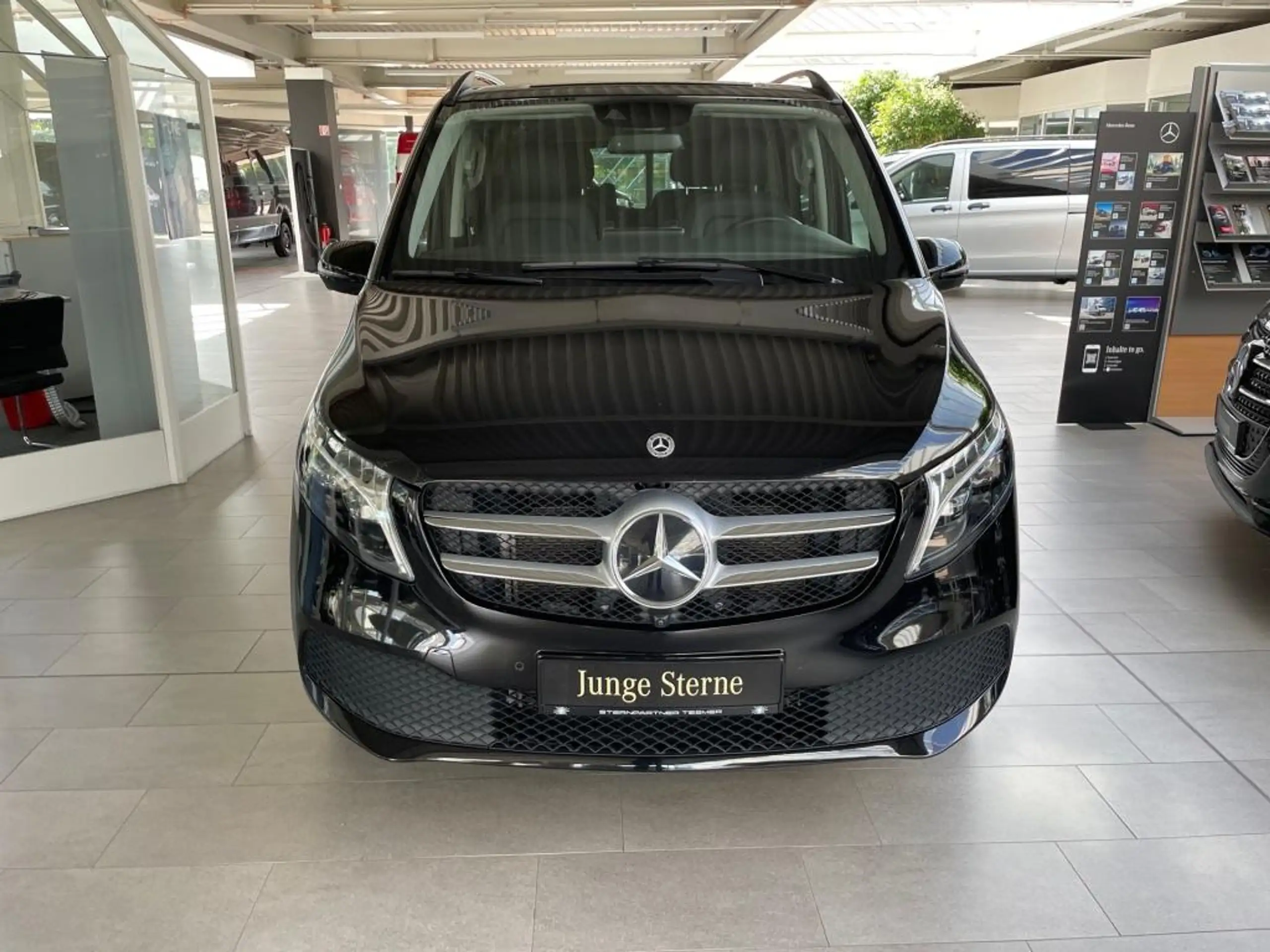 Mercedes-Benz - V 250