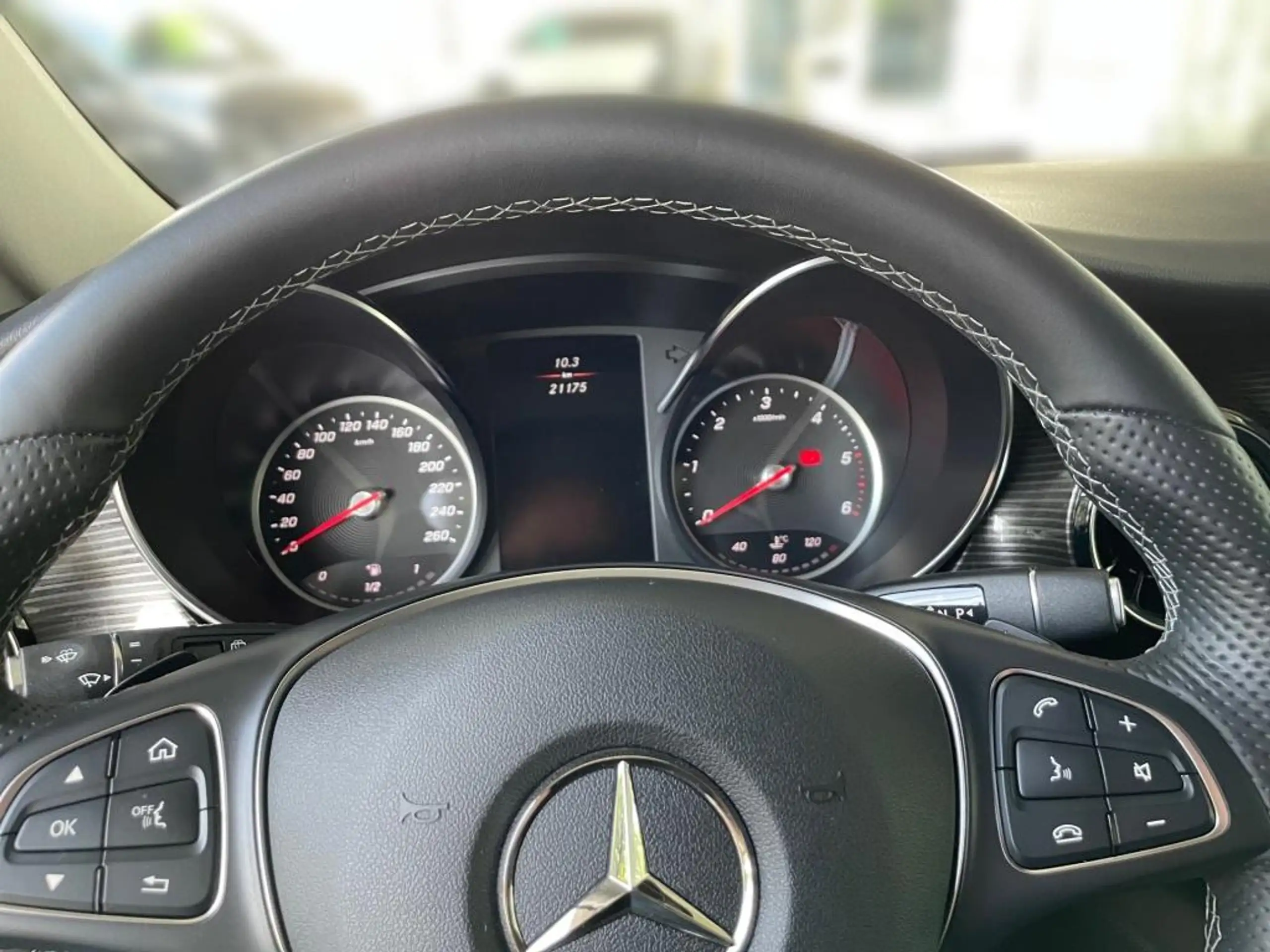 Mercedes-Benz - V 250