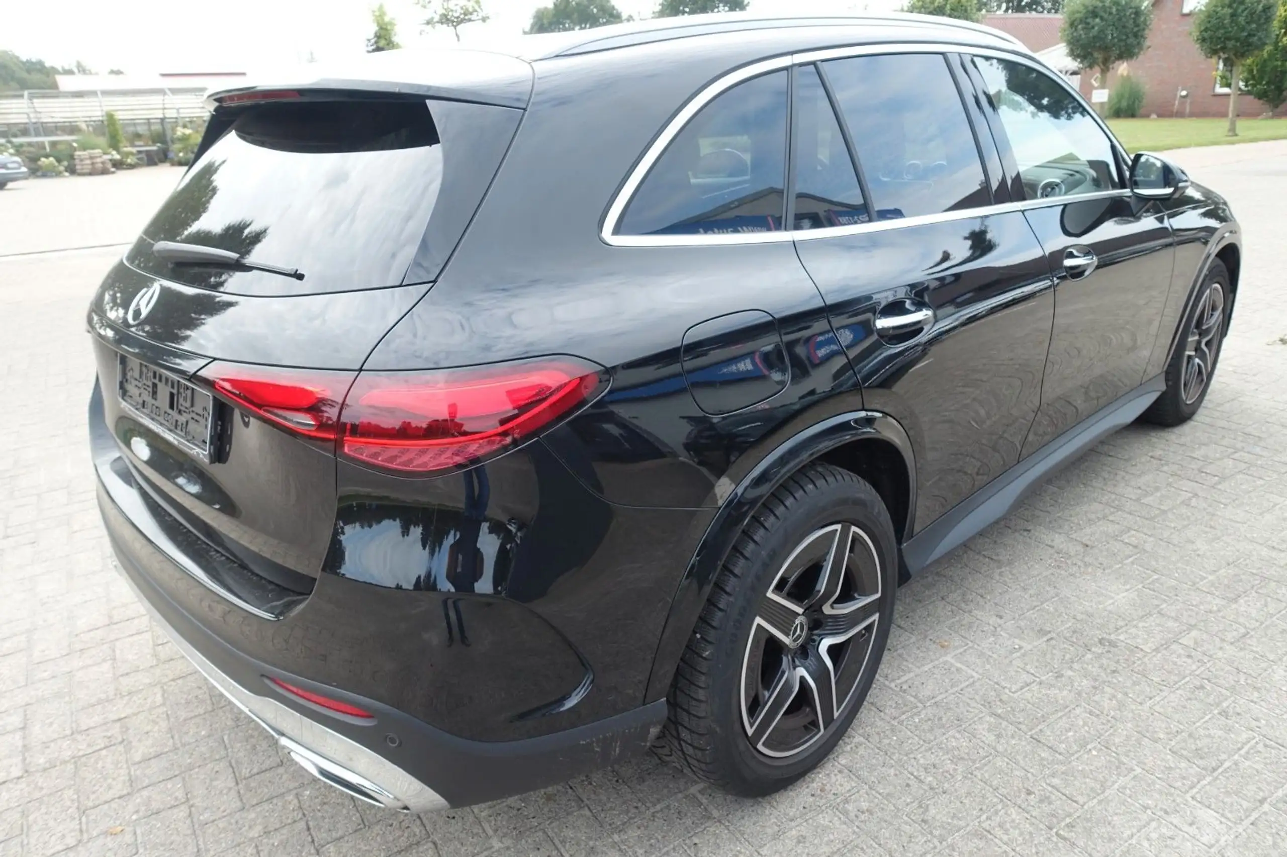 Mercedes-Benz - GLC 220