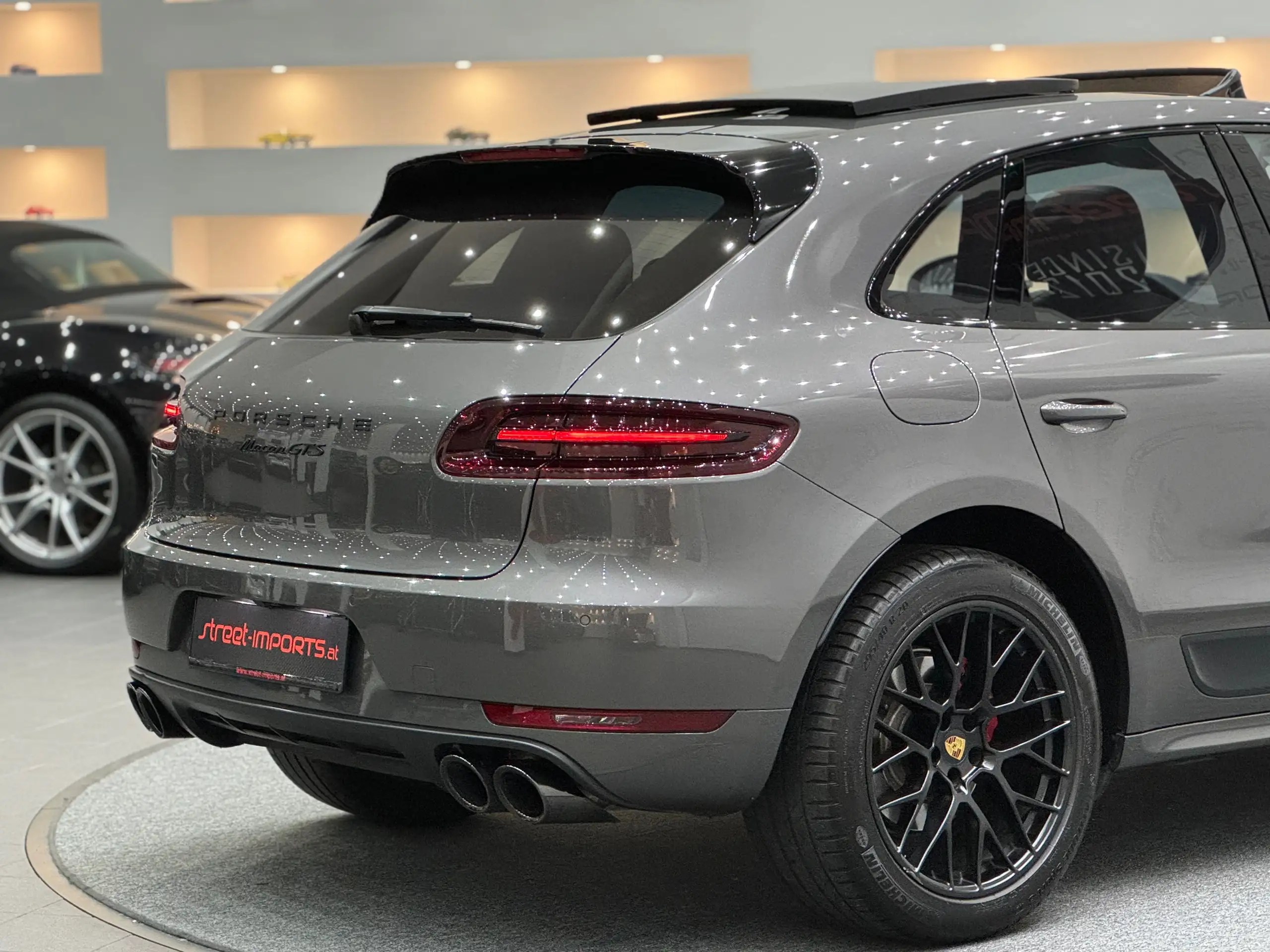 Porsche - Macan