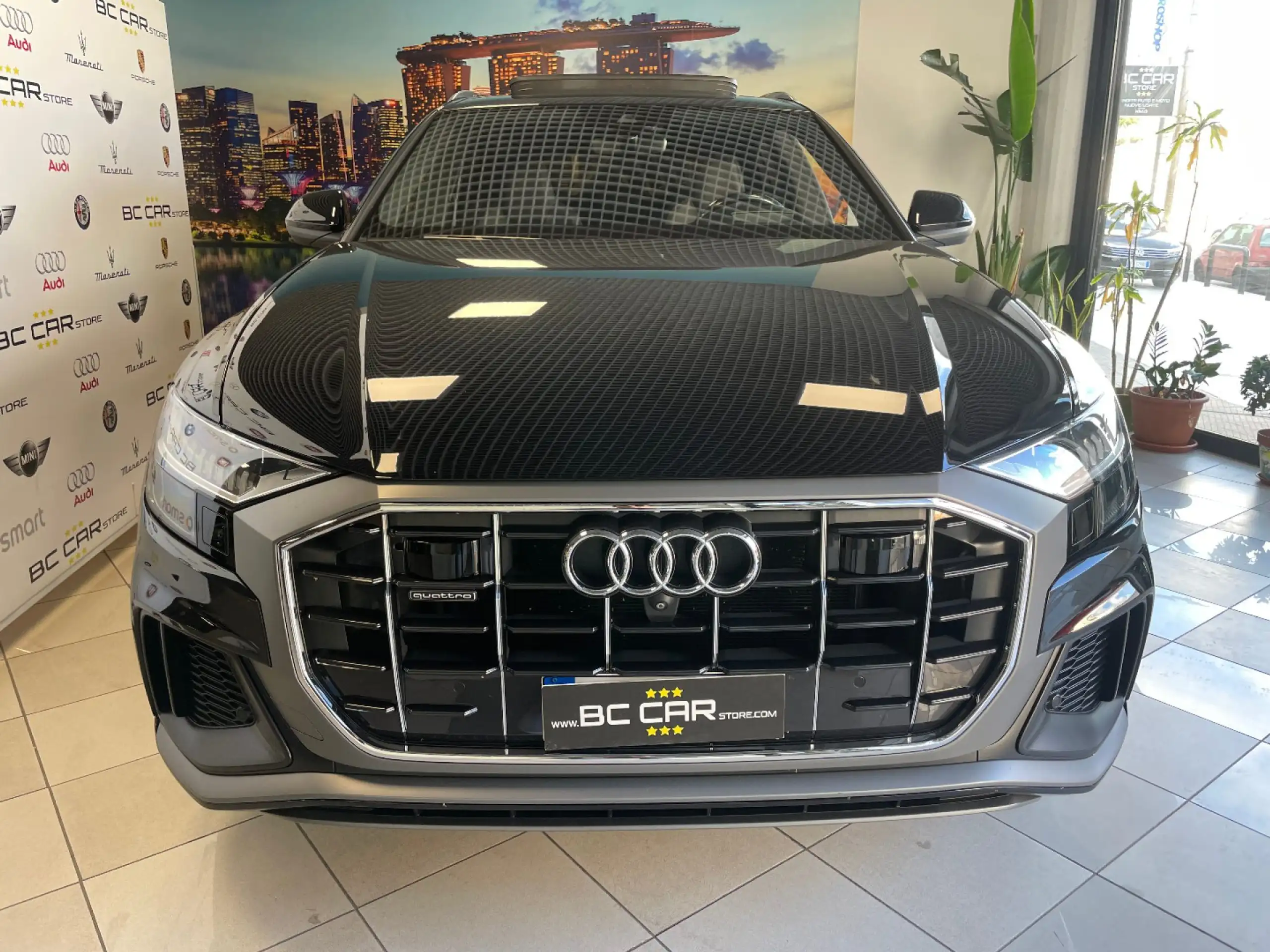 Audi - Q8