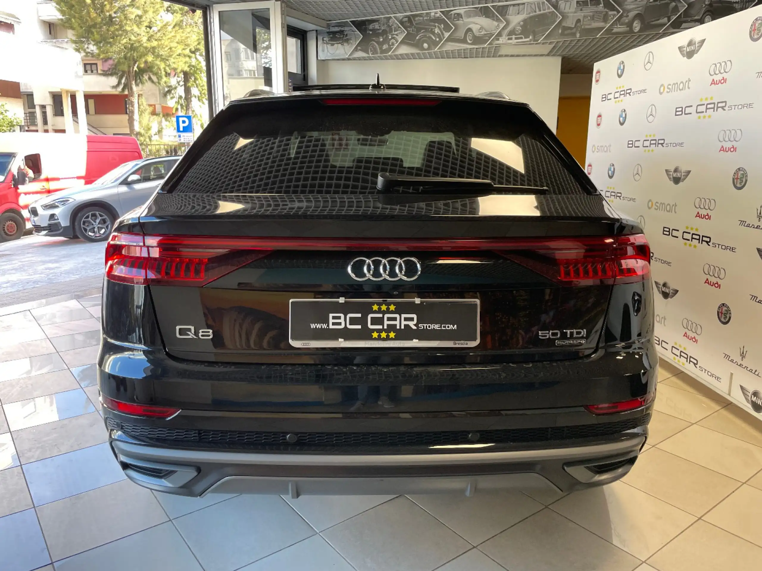 Audi - Q8