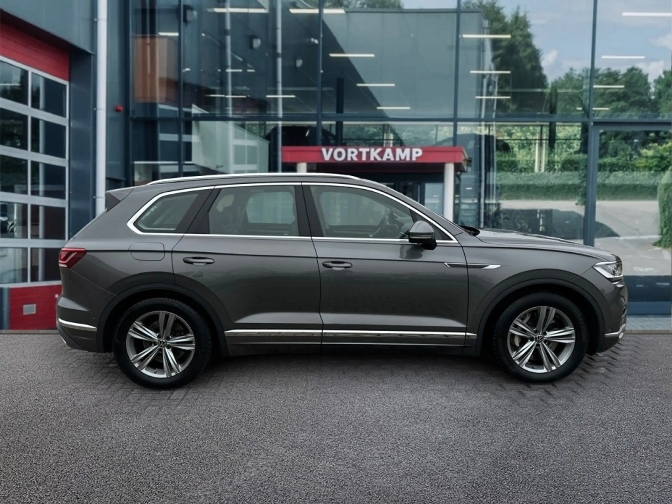 Volkswagen - Touareg