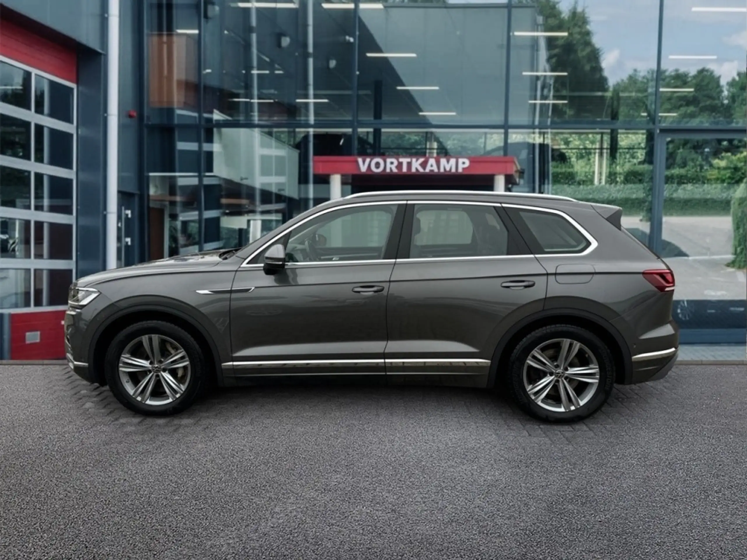 Volkswagen - Touareg