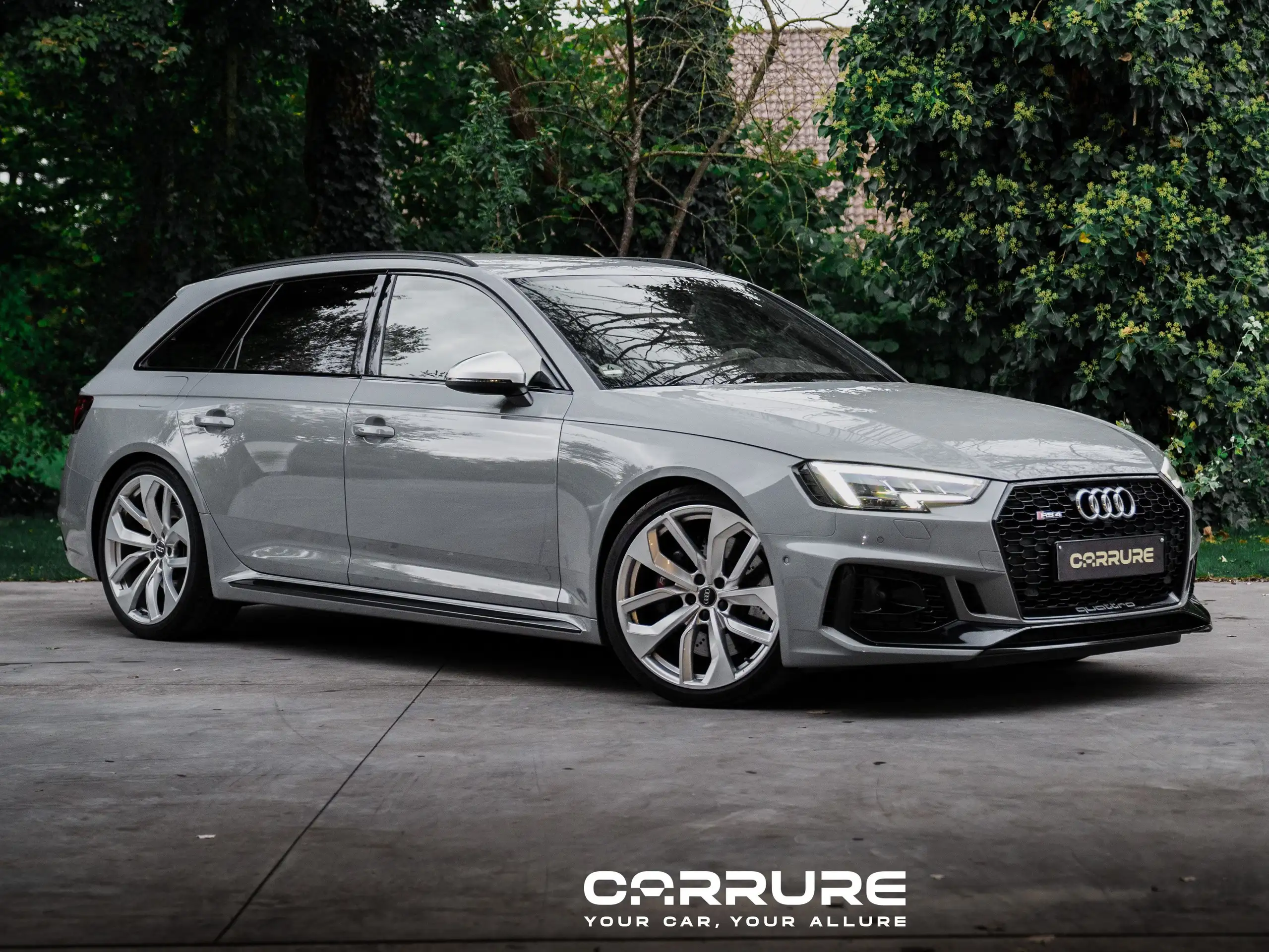 Audi - RS4