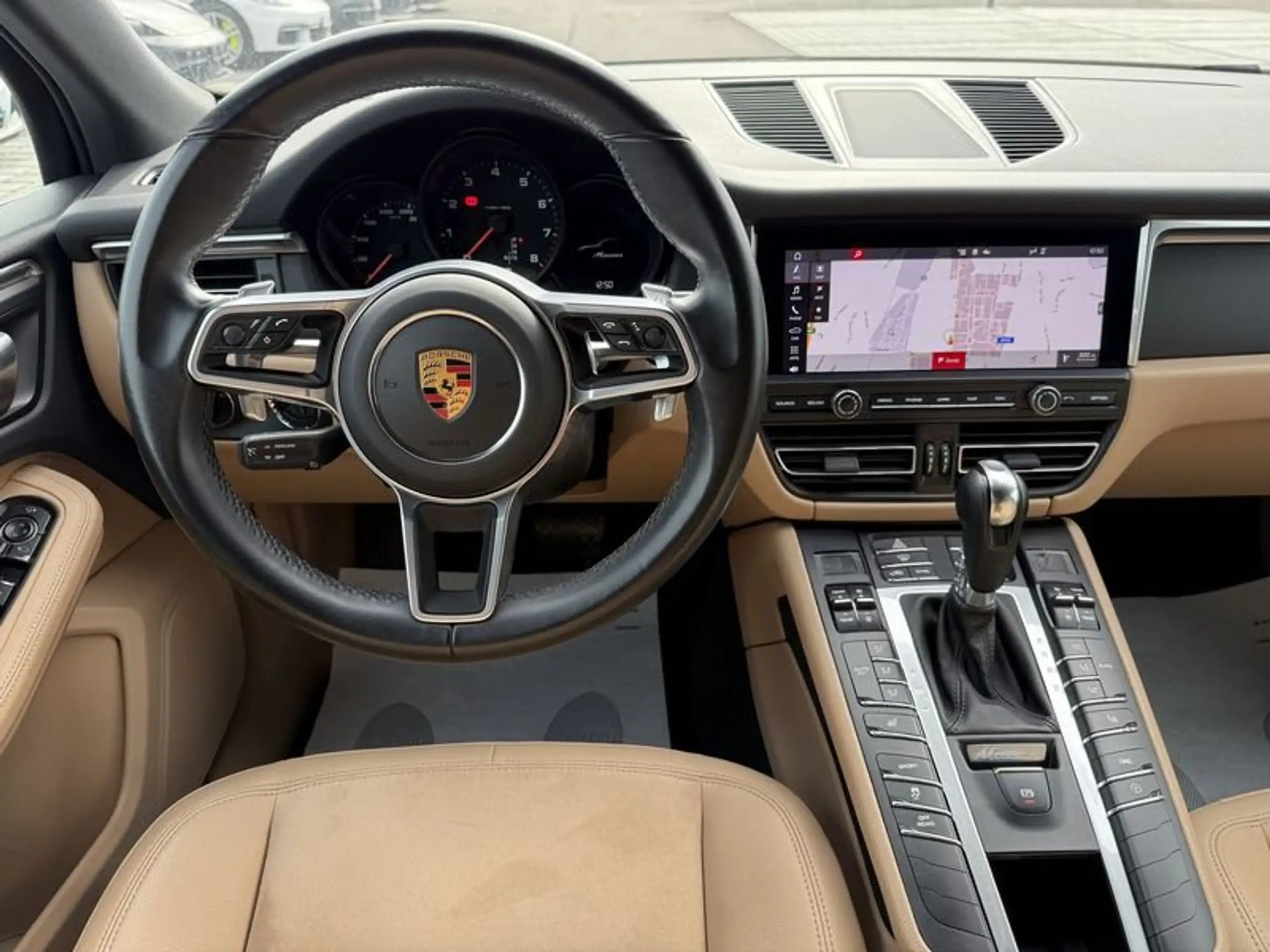 Porsche - Macan