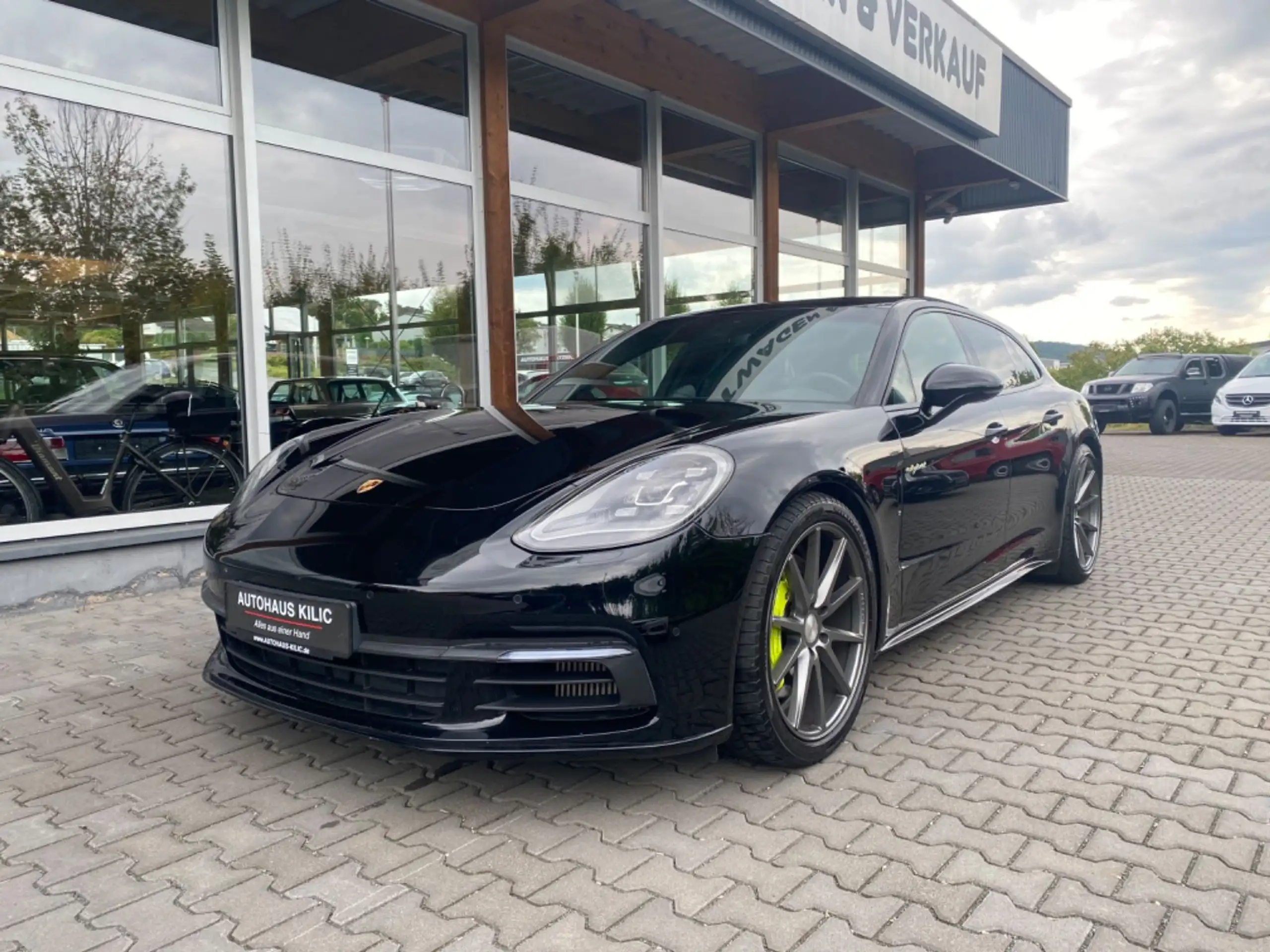 Porsche - Panamera