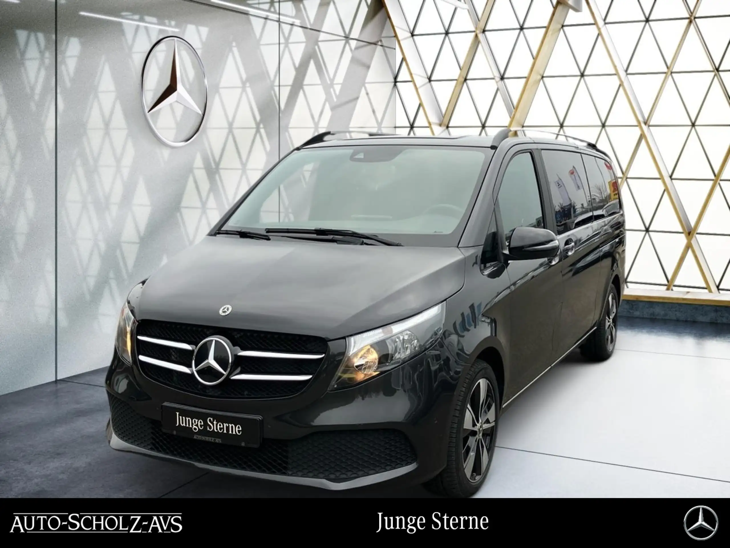 Mercedes-Benz - V 220