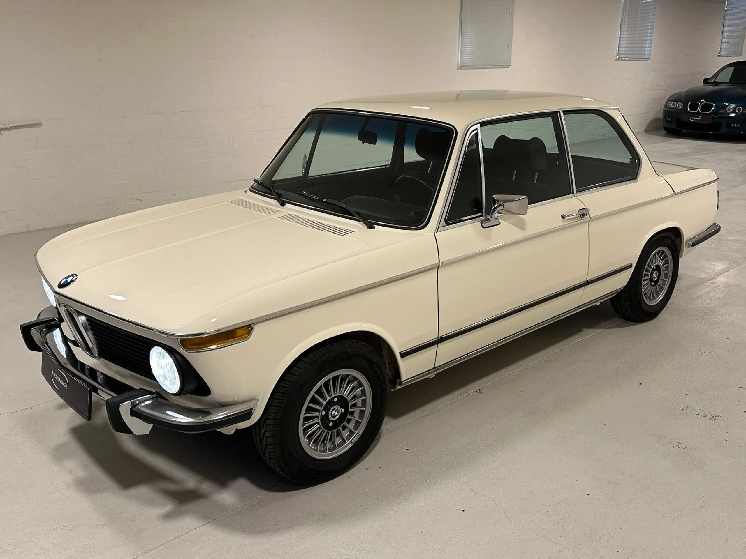 BMW - 2002