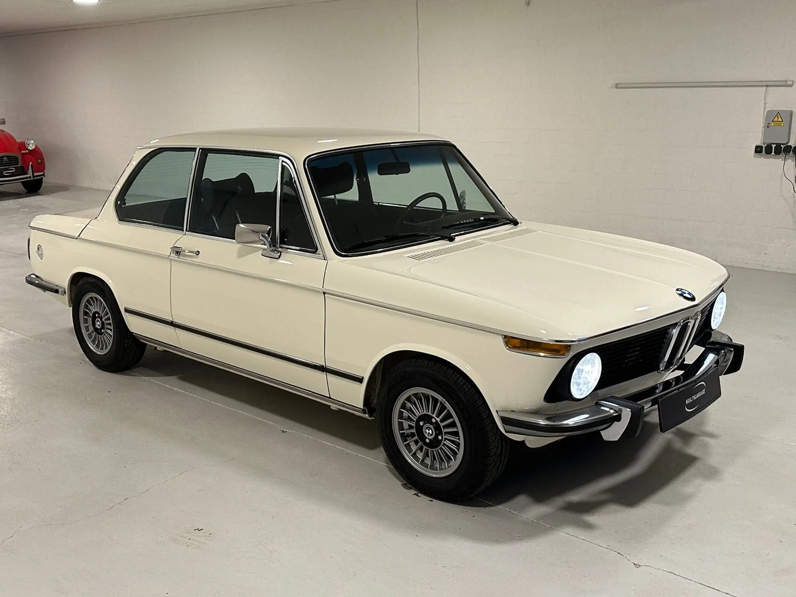 BMW - 2002