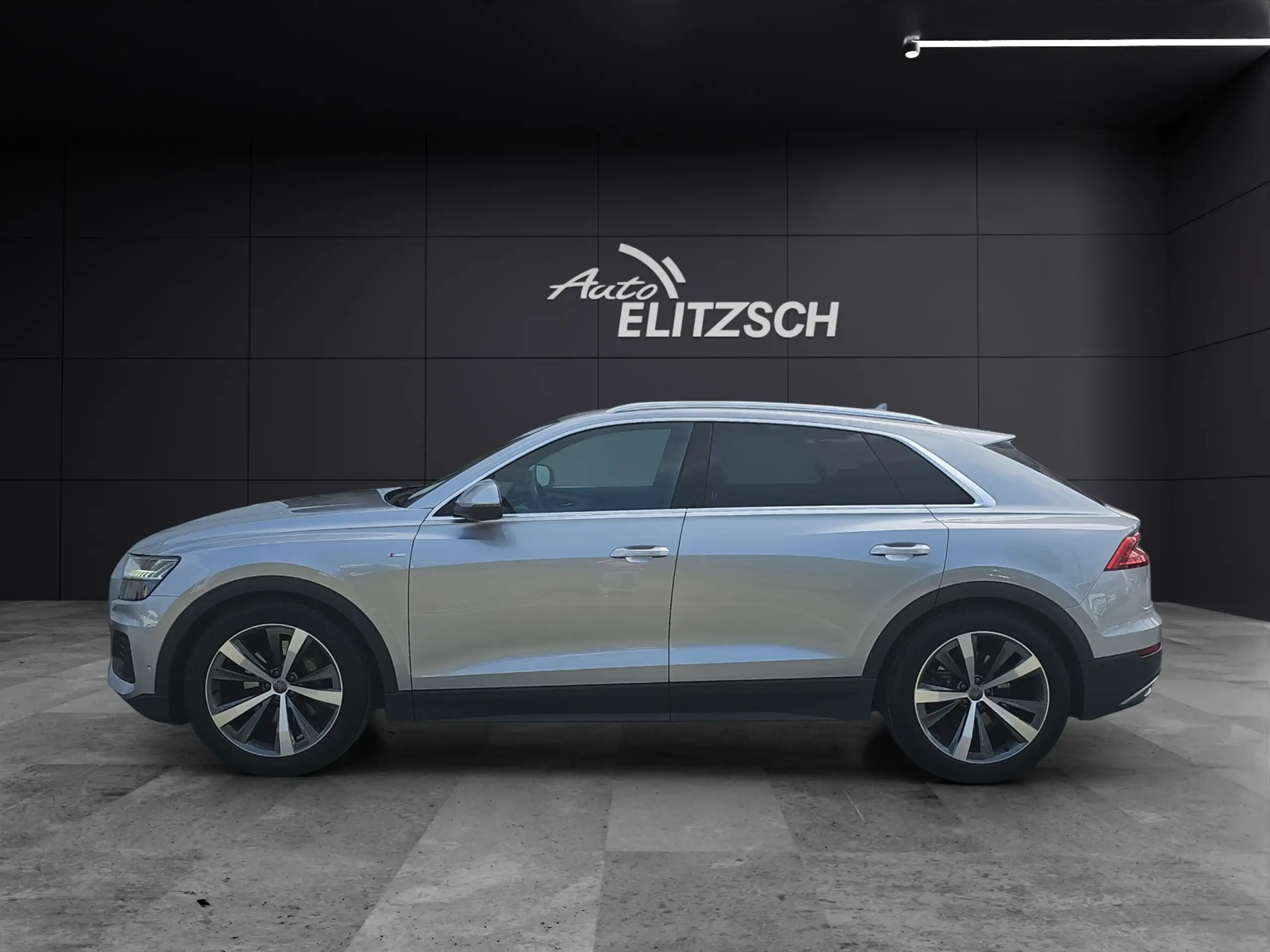 Audi - Q8