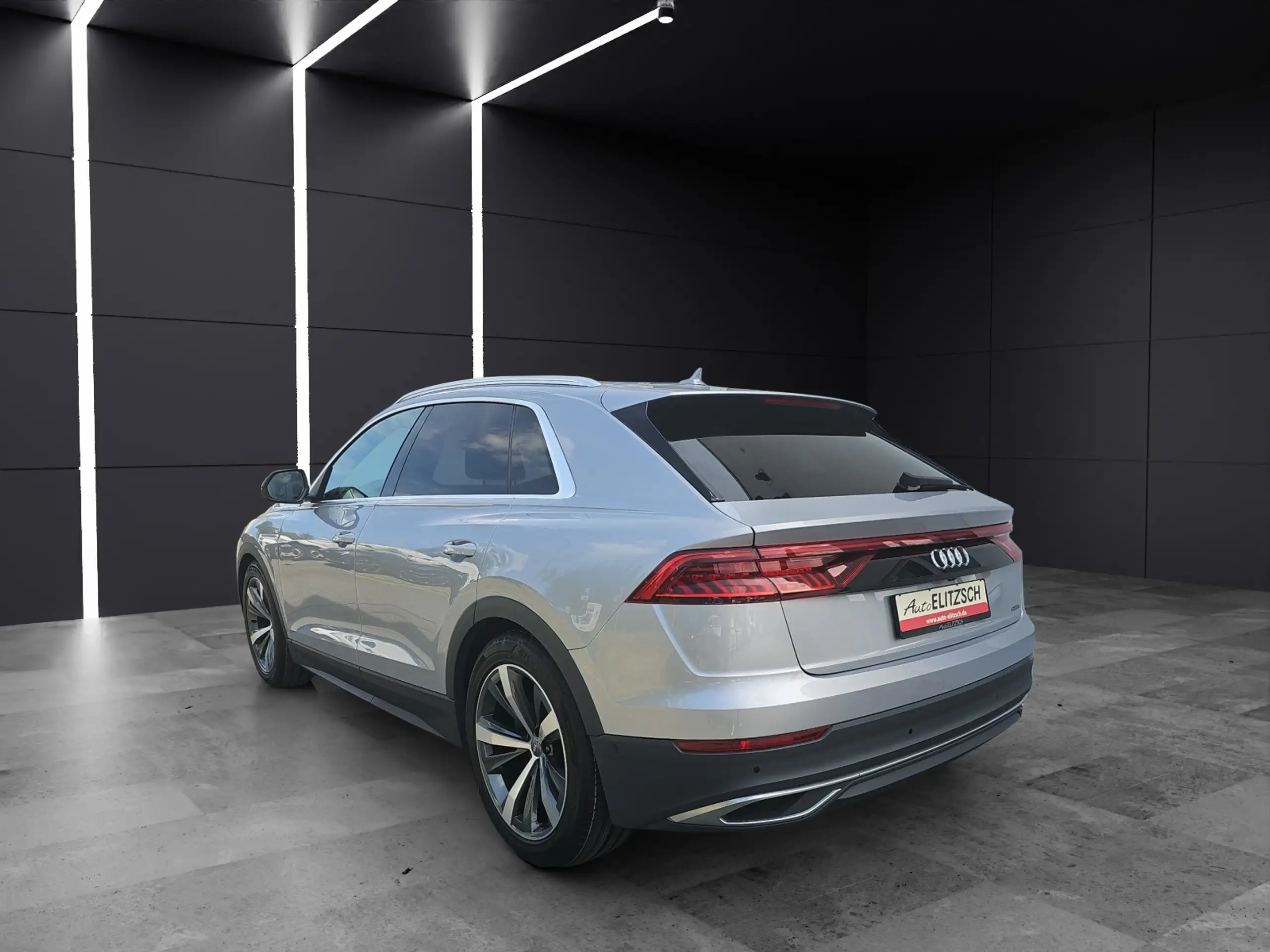 Audi - Q8