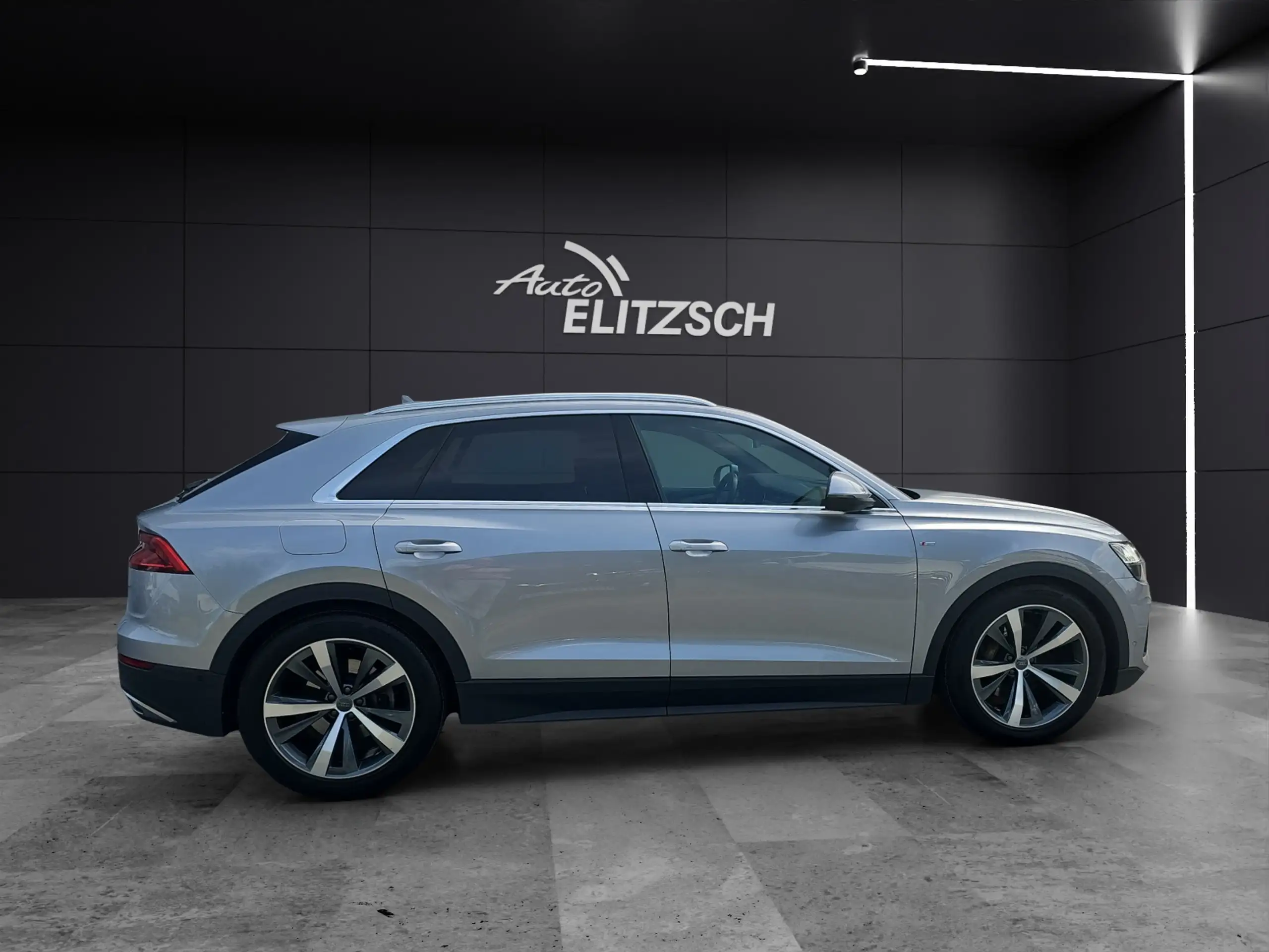 Audi - Q8