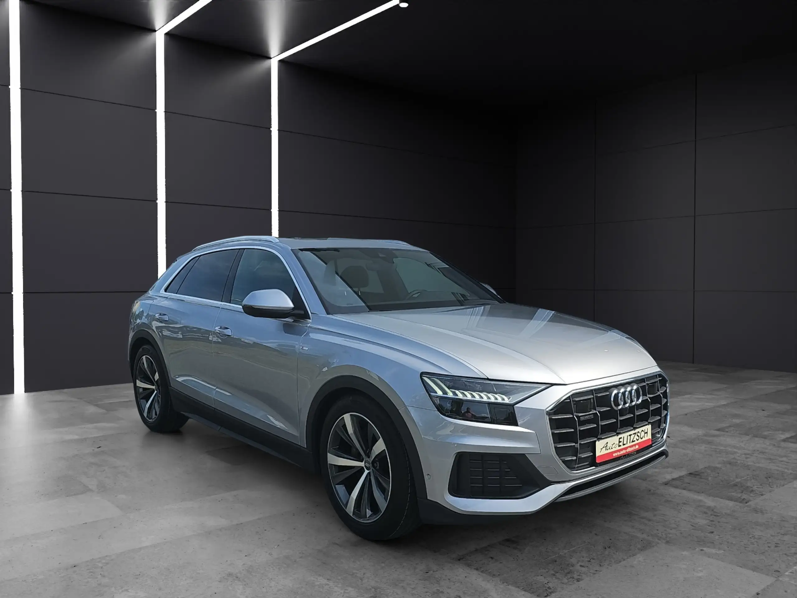 Audi - Q8