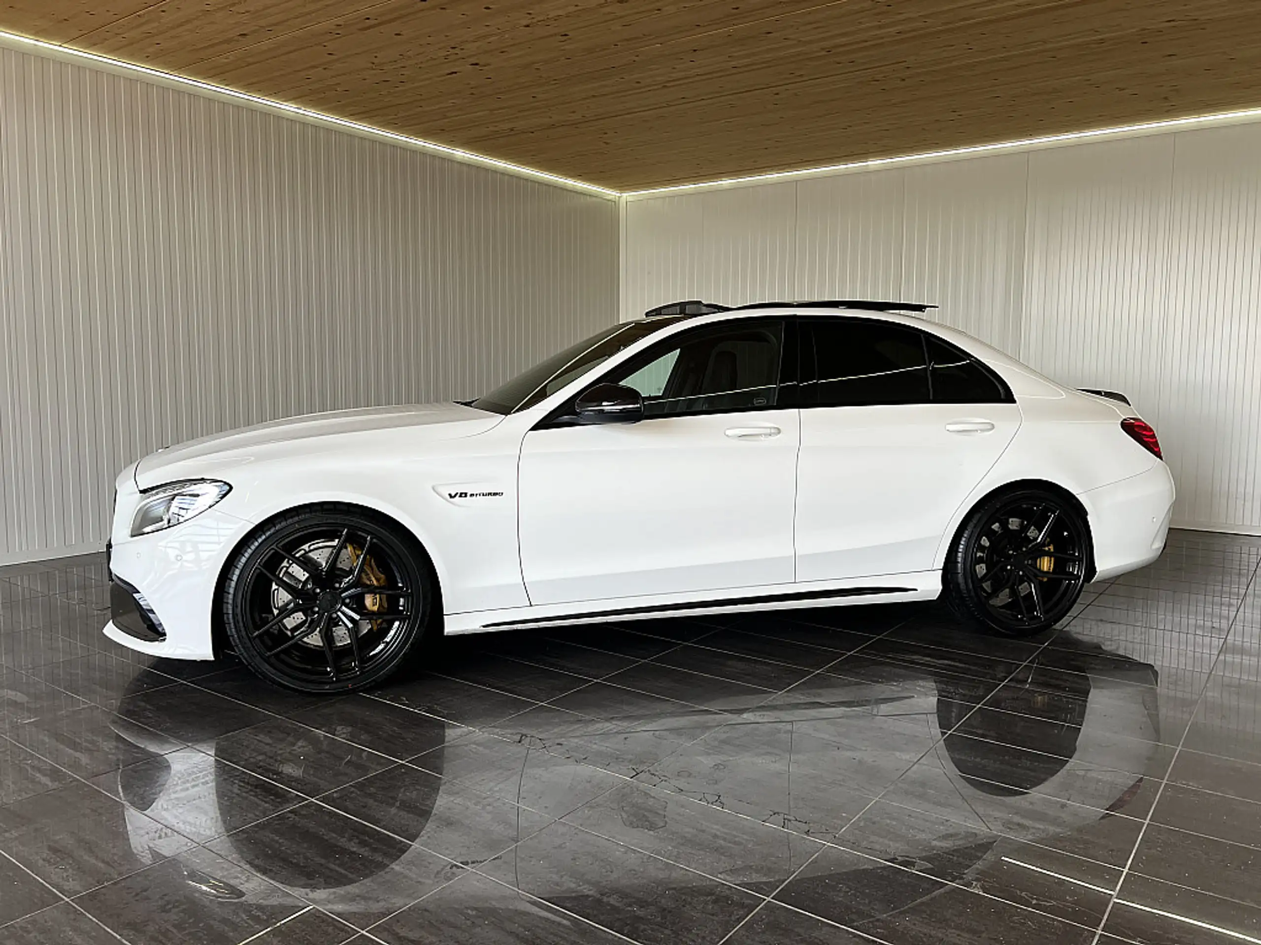 Mercedes-Benz - C 63 AMG