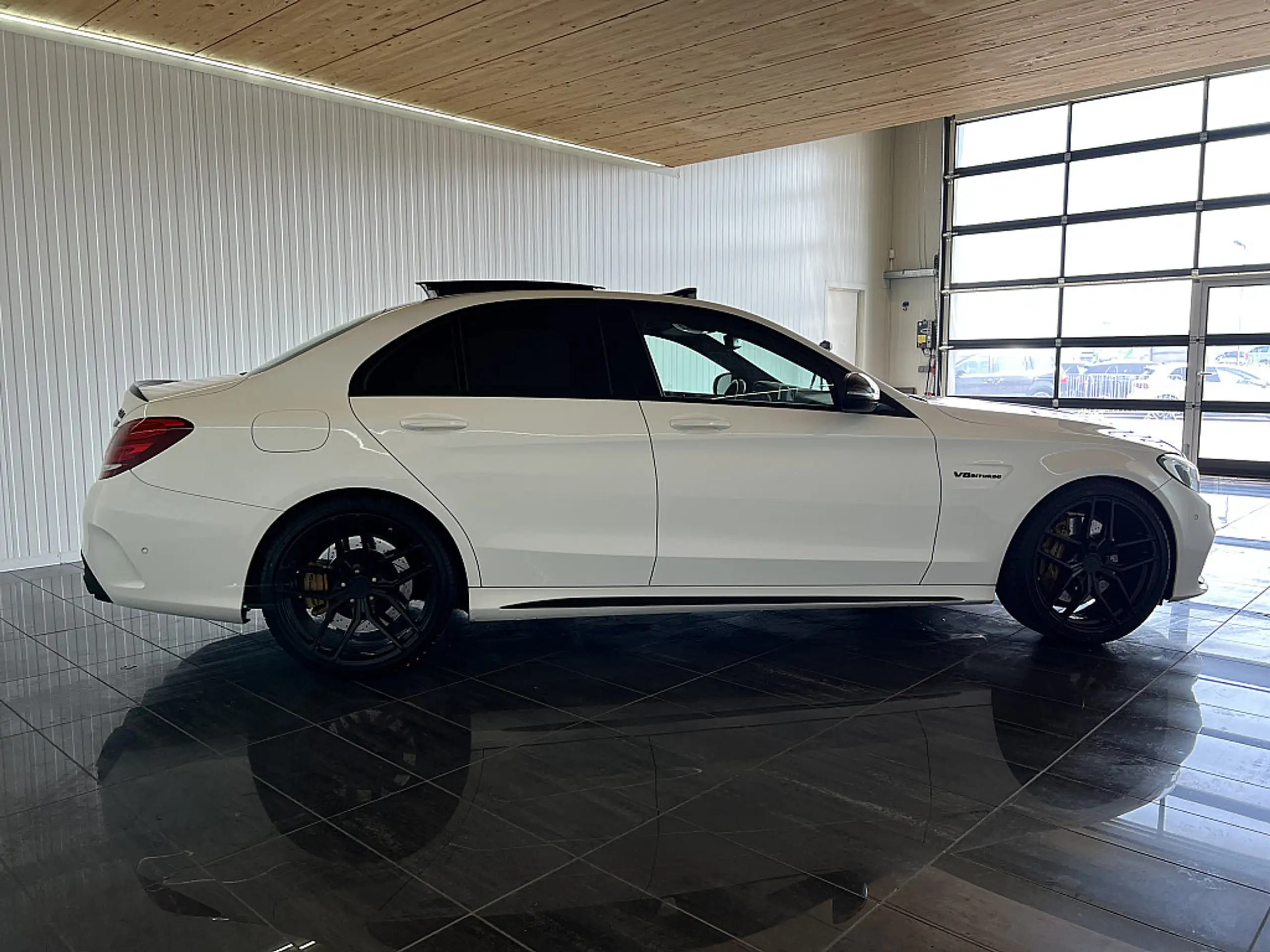 Mercedes-Benz - C 63 AMG