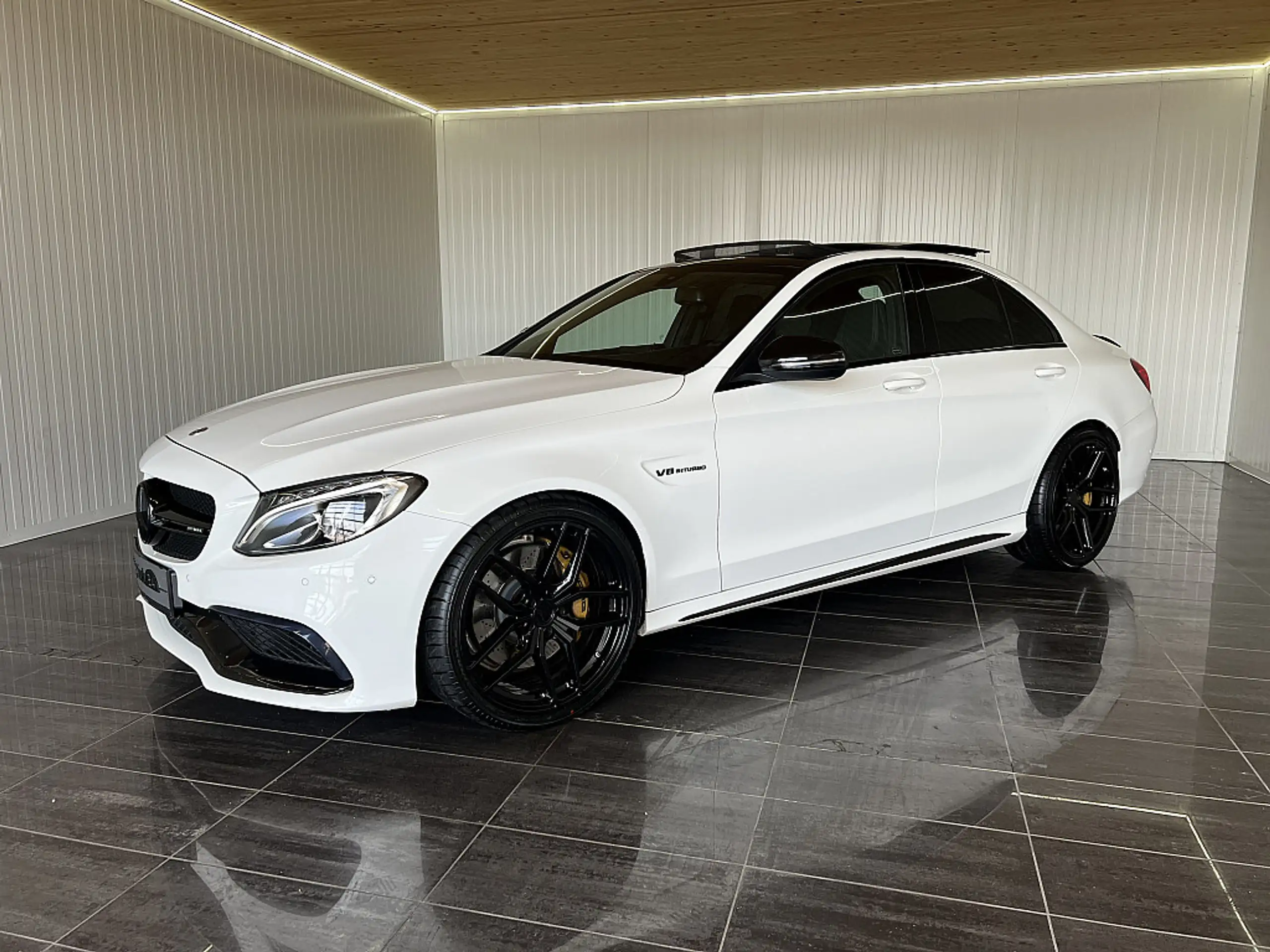 Mercedes-Benz - C 63 AMG