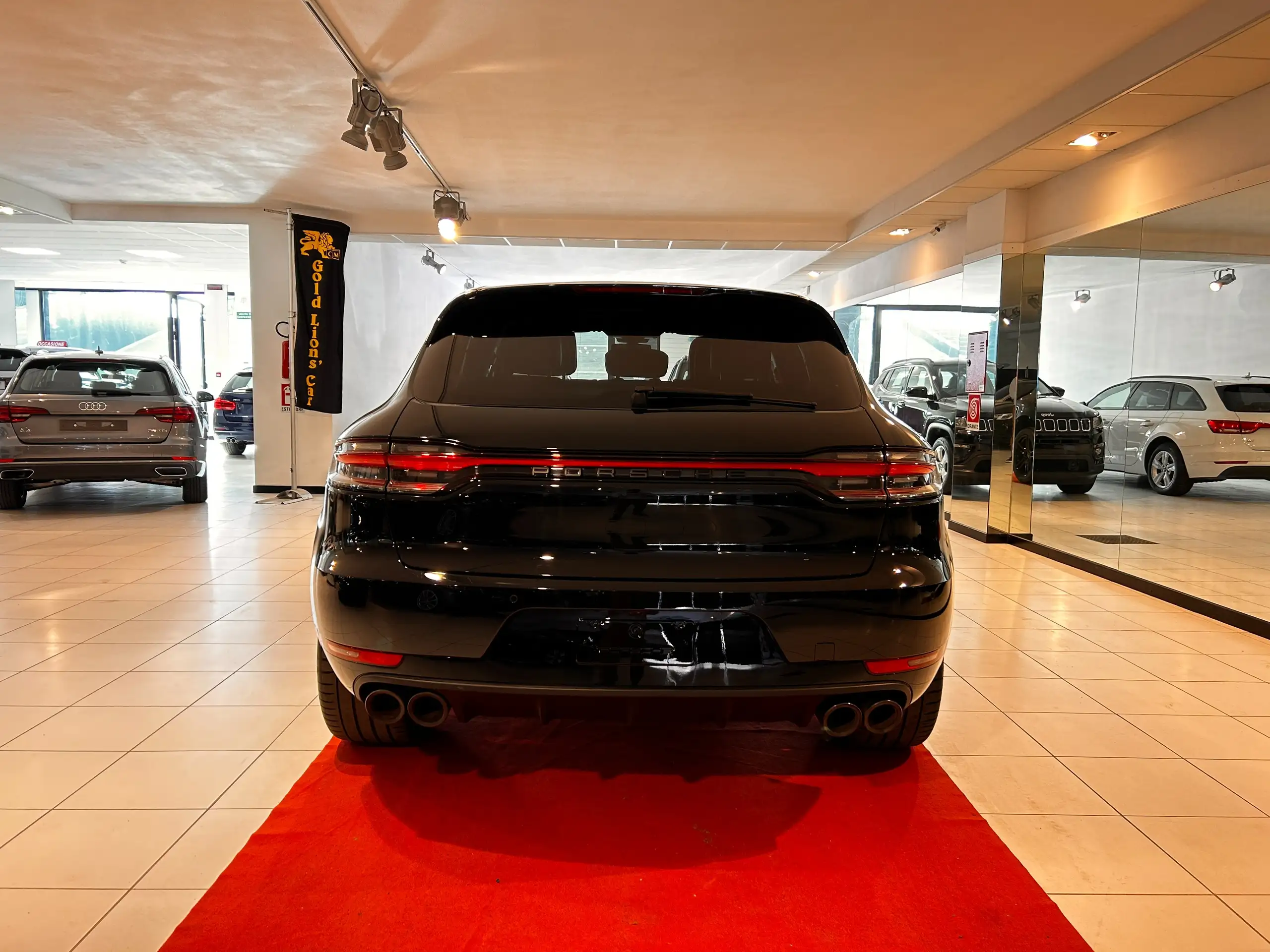 Porsche - Macan