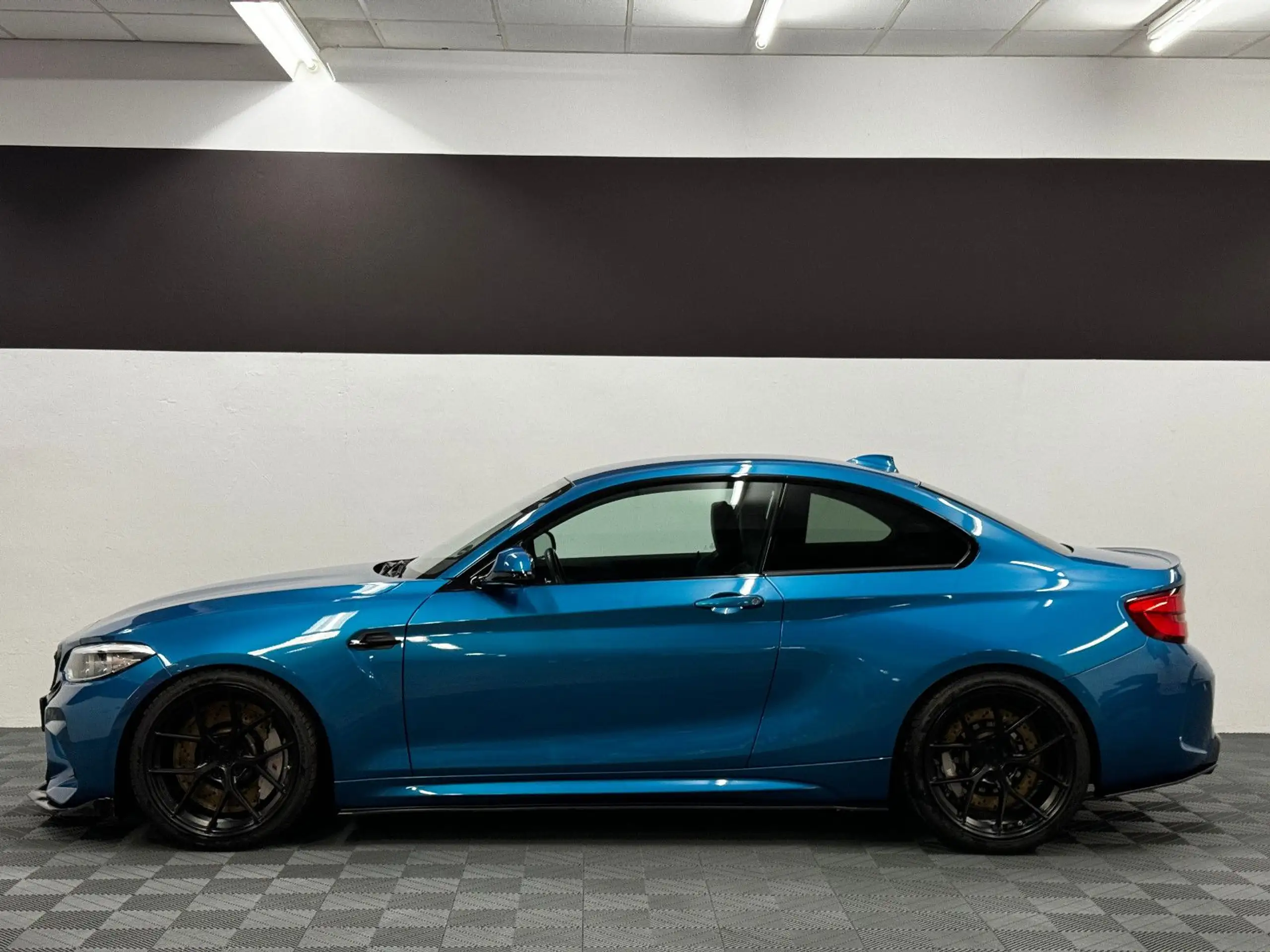 BMW - M2