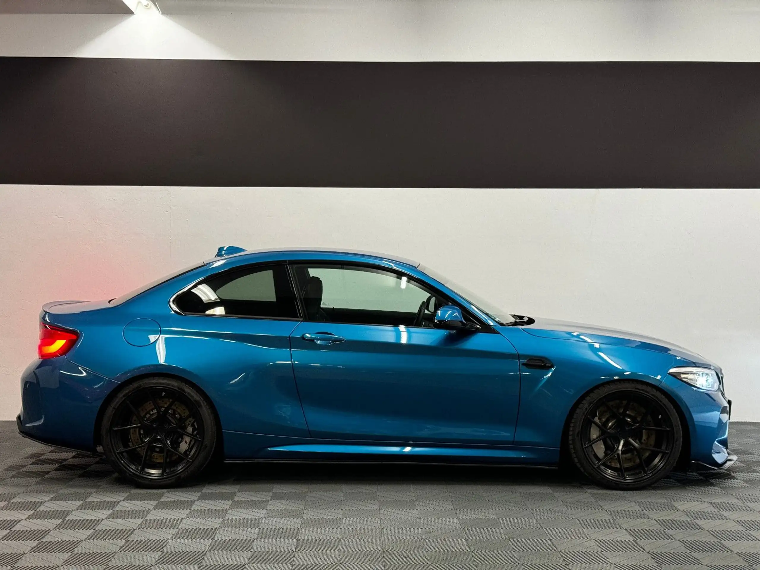 BMW - M2