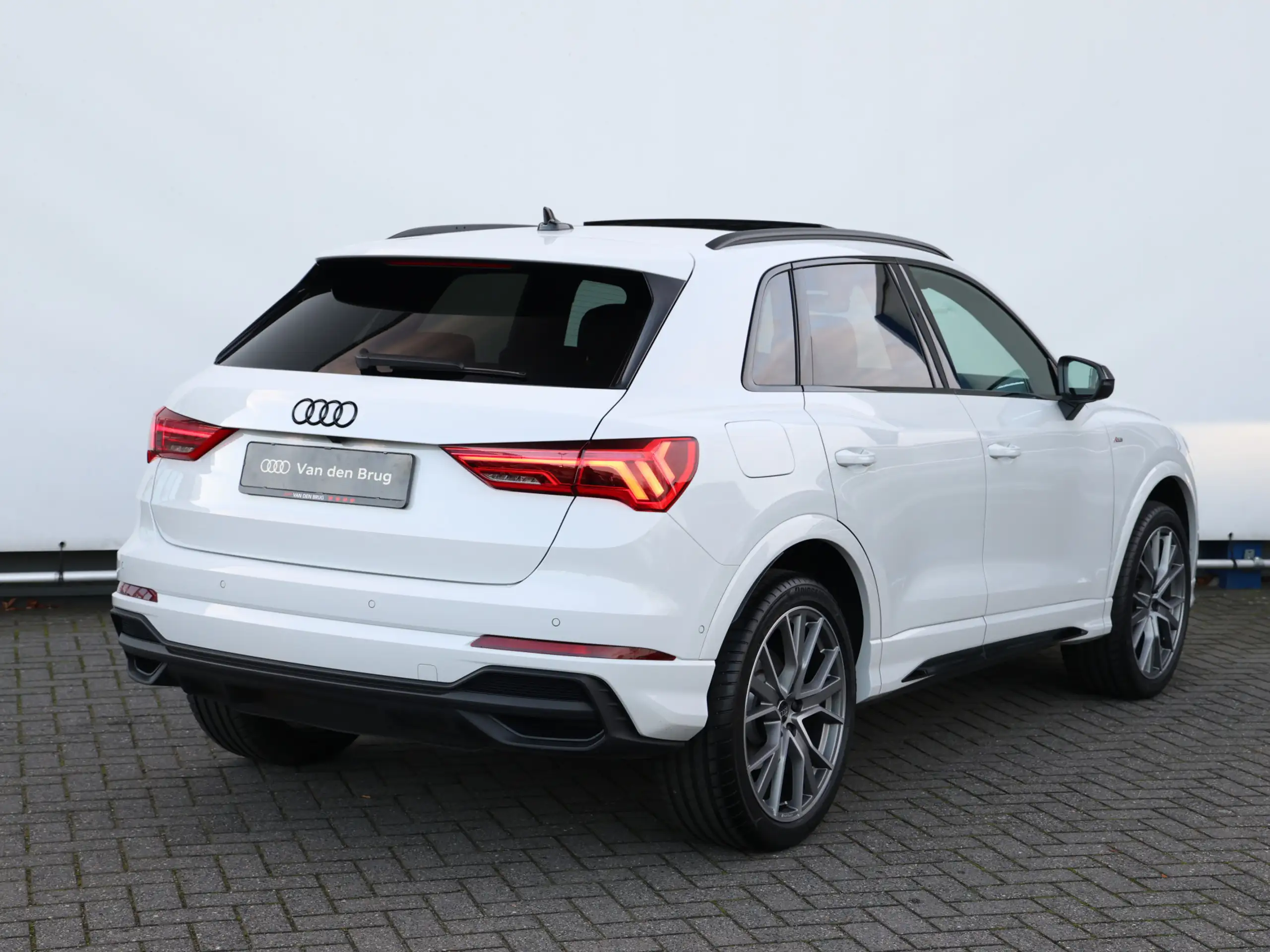 Audi - Q3