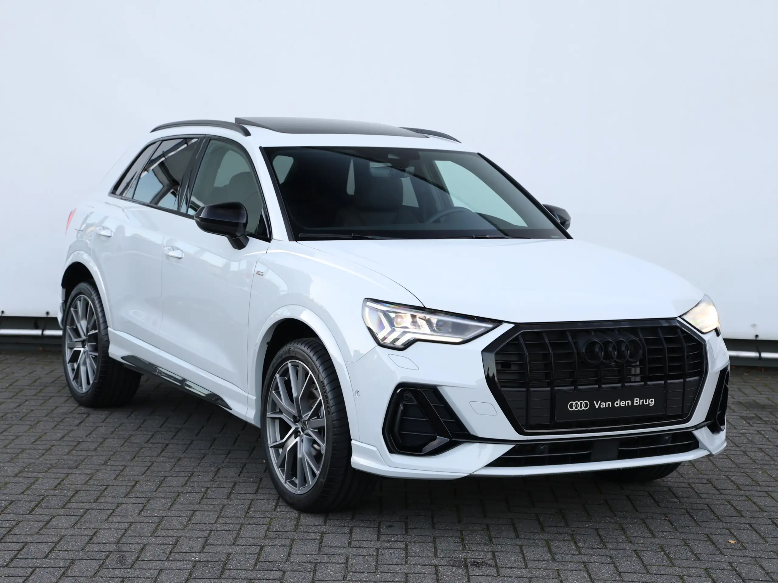 Audi - Q3