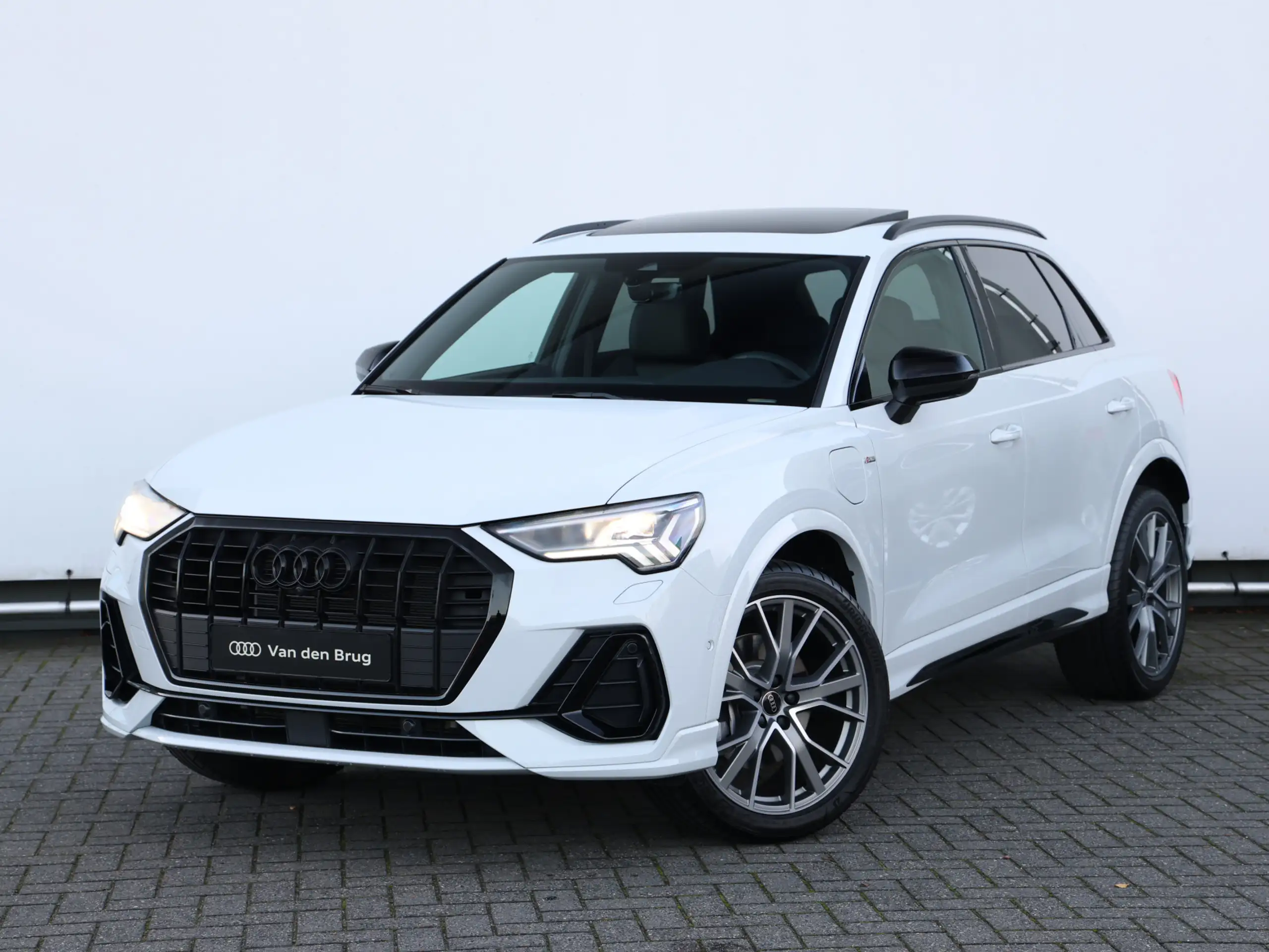 Audi - Q3