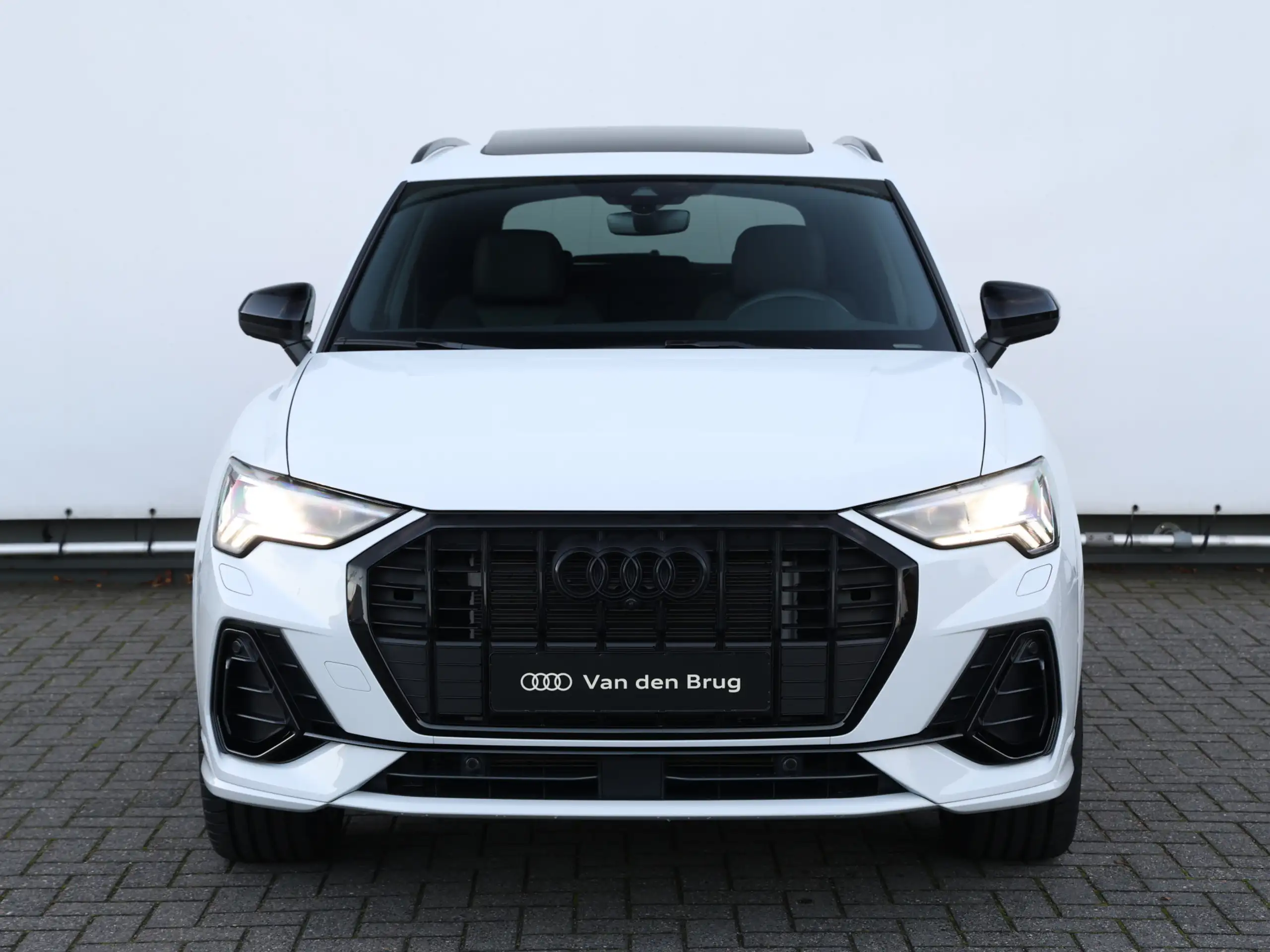 Audi - Q3