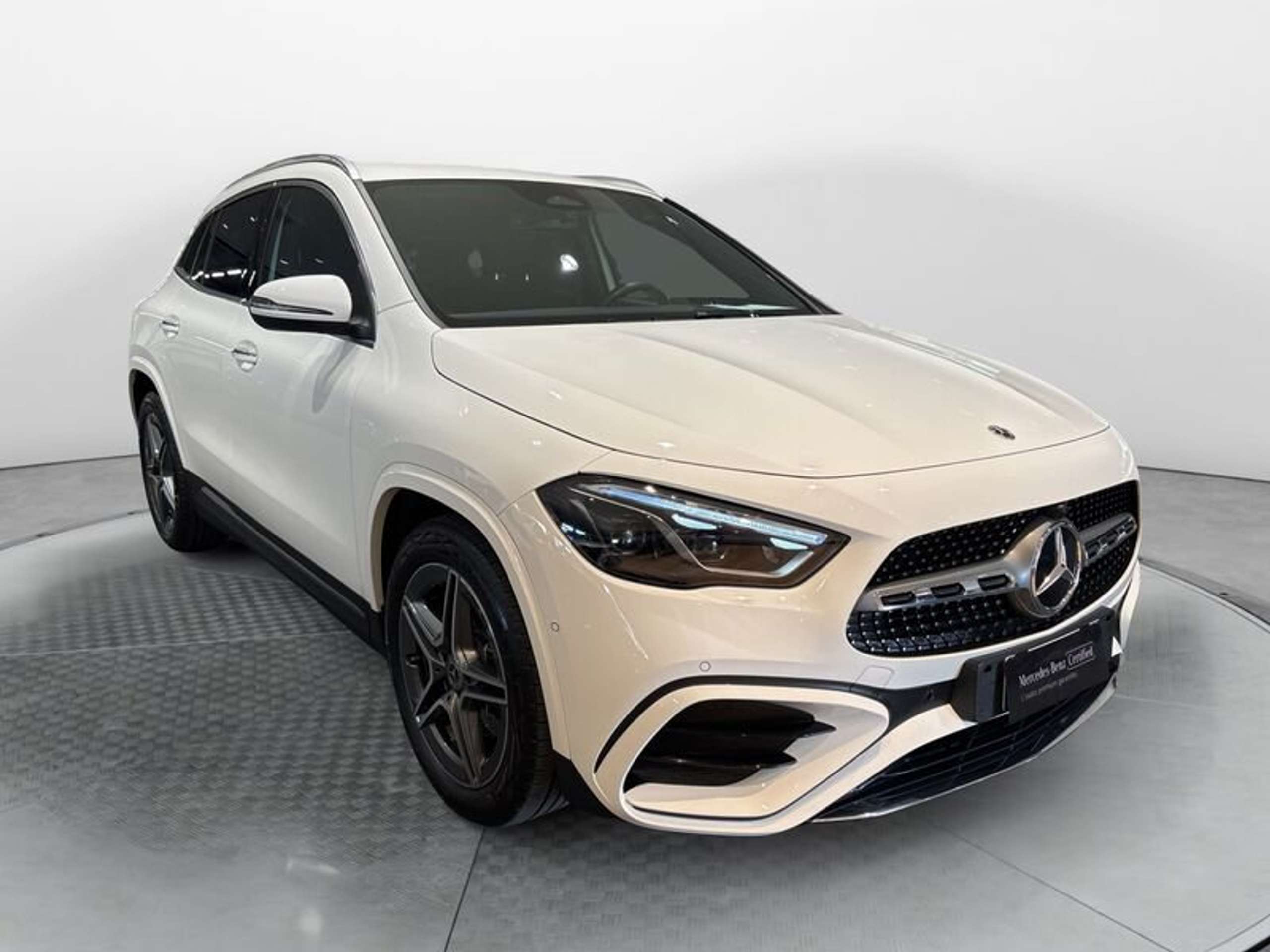 Mercedes-Benz - GLA 200