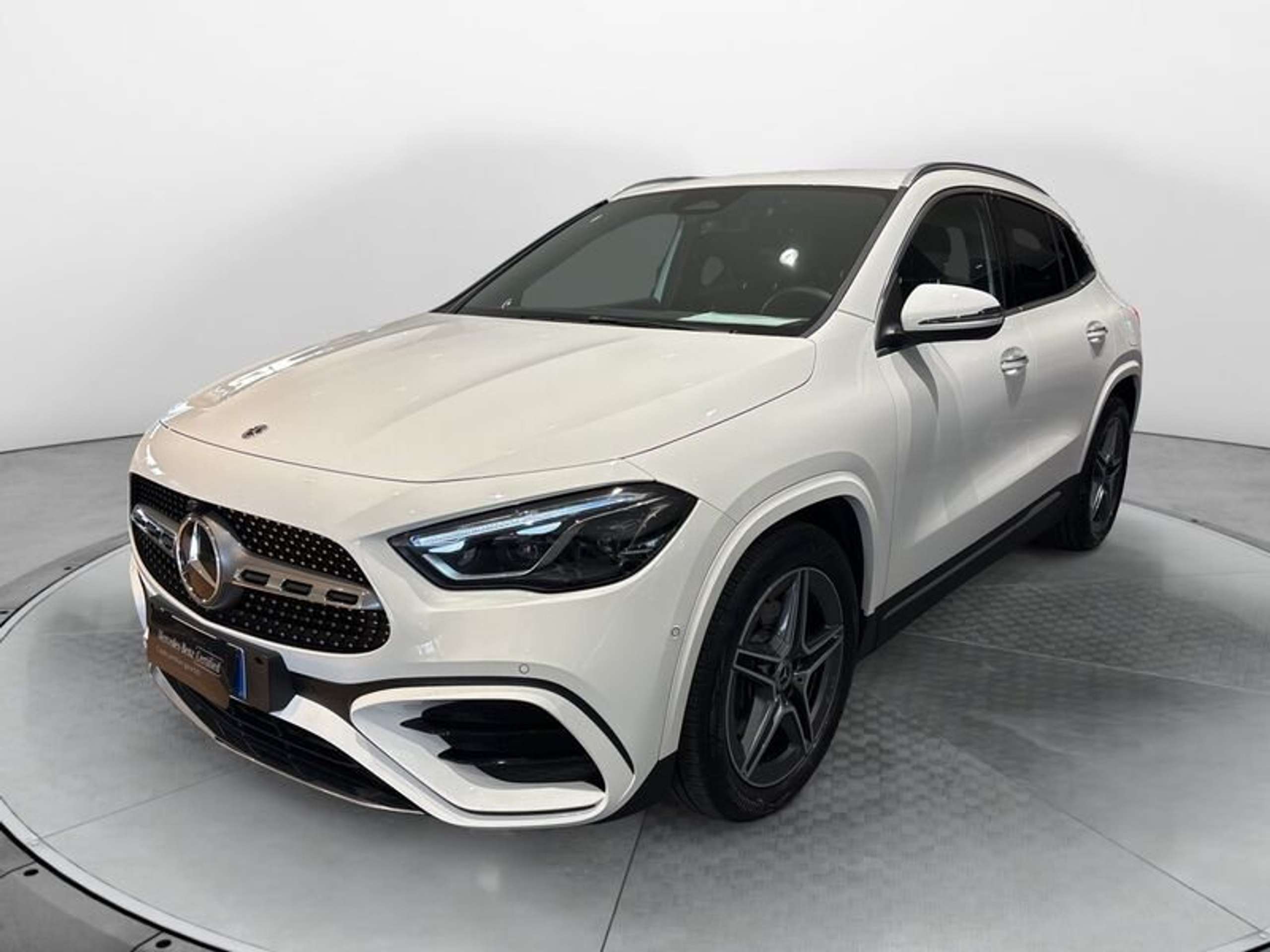 Mercedes-Benz - GLA 200