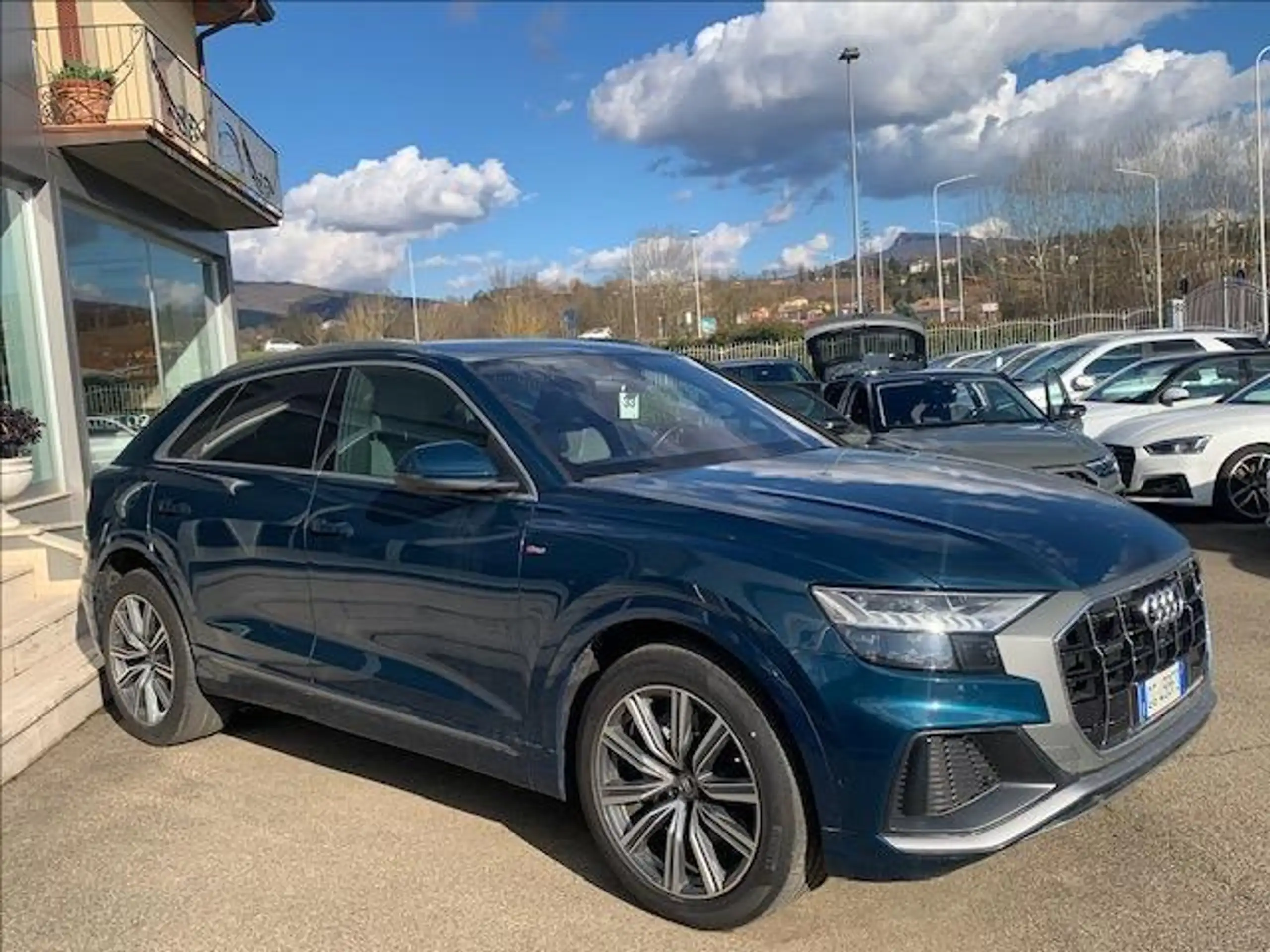 Audi - Q8