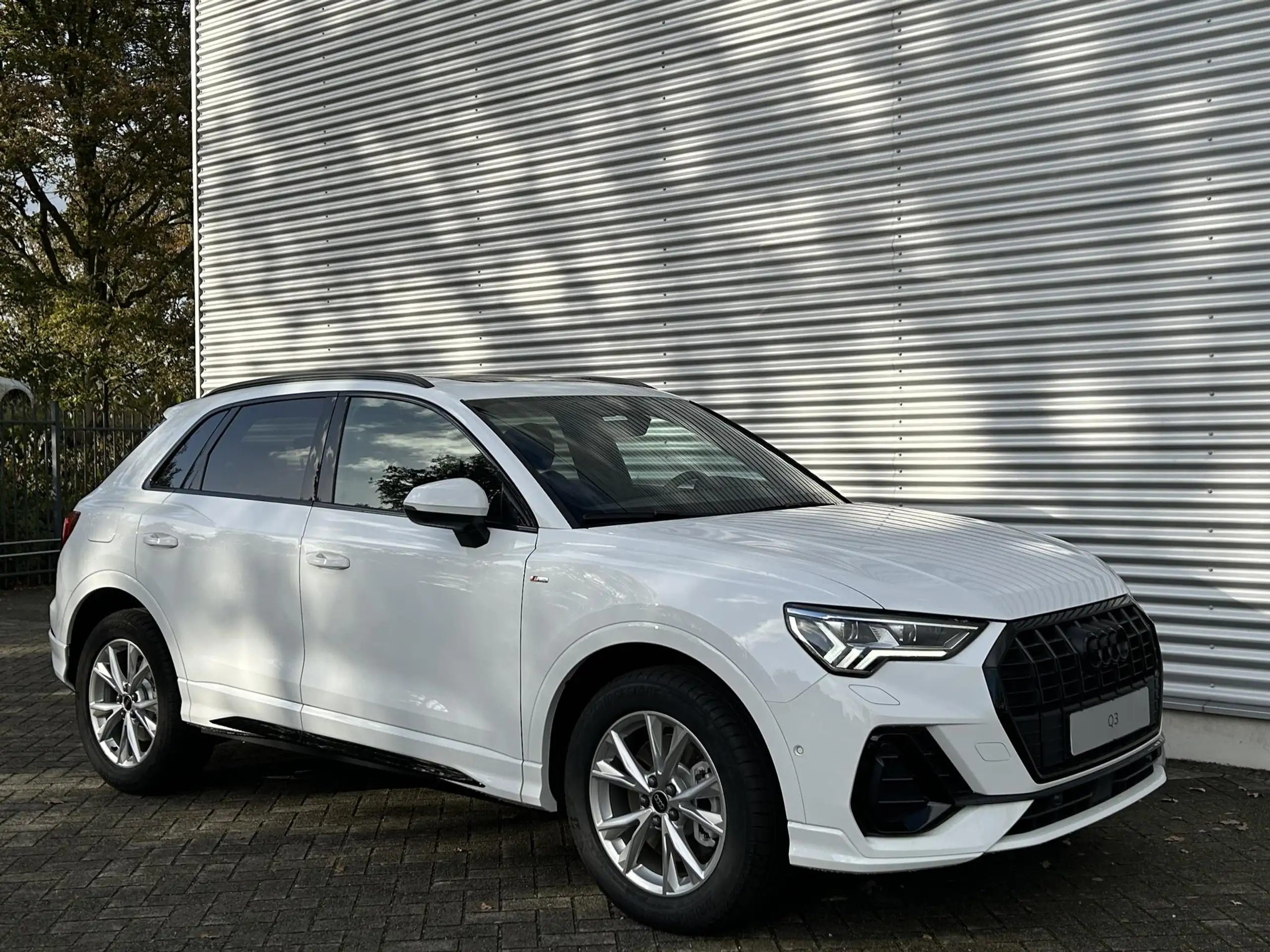 Audi - Q3